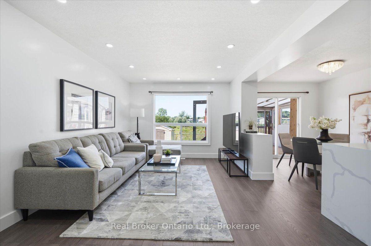 Photo 13 of 12 Castlebury Drive, Guelph, Willow West/Sugarbush/West Acres — HOMEH