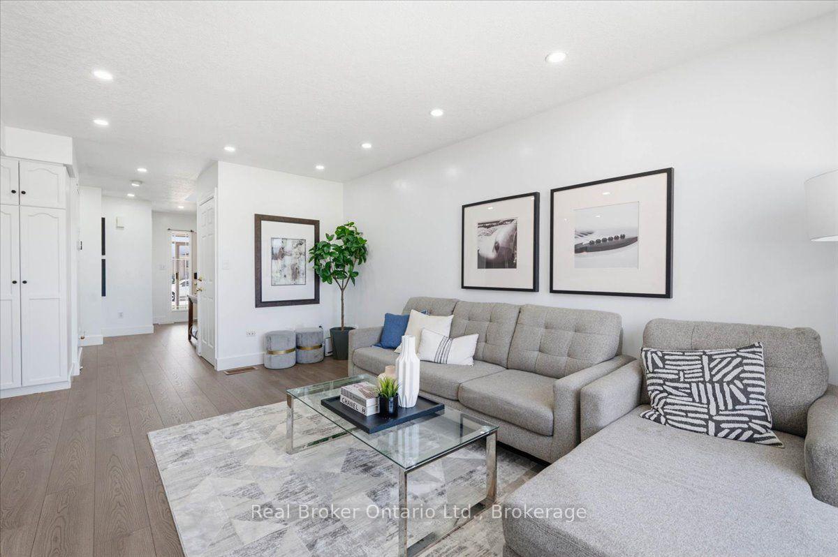 Photo 14 of 12 Castlebury Drive, Guelph, Willow West/Sugarbush/West Acres — HOMEH