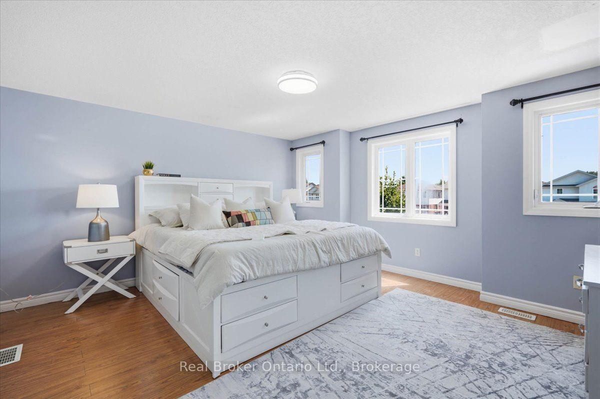 Photo 19 of 12 Castlebury Drive, Guelph, Willow West/Sugarbush/West Acres — HOMEH