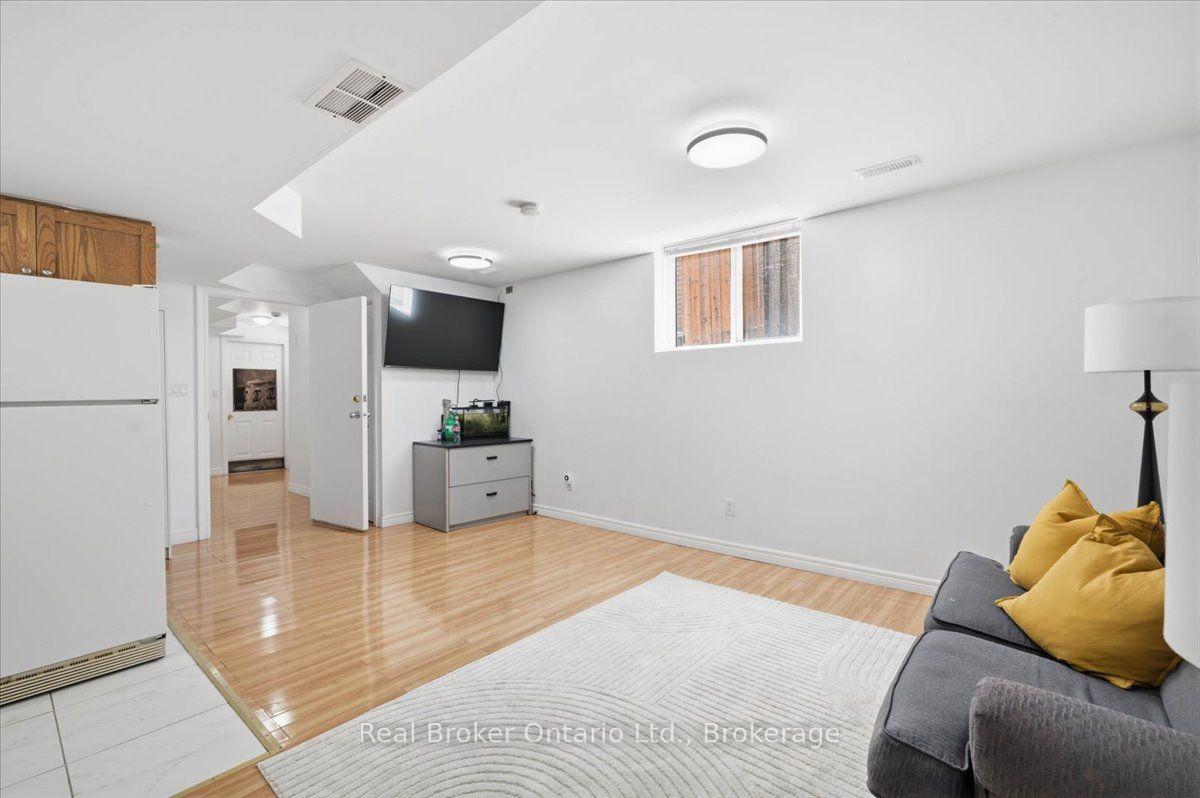 Photo 33 of 12 Castlebury Drive, Guelph, Willow West/Sugarbush/West Acres — HOMEH