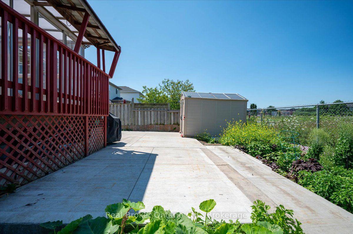 Photo 37 of 12 Castlebury Drive, Guelph, Willow West/Sugarbush/West Acres — HOMEH