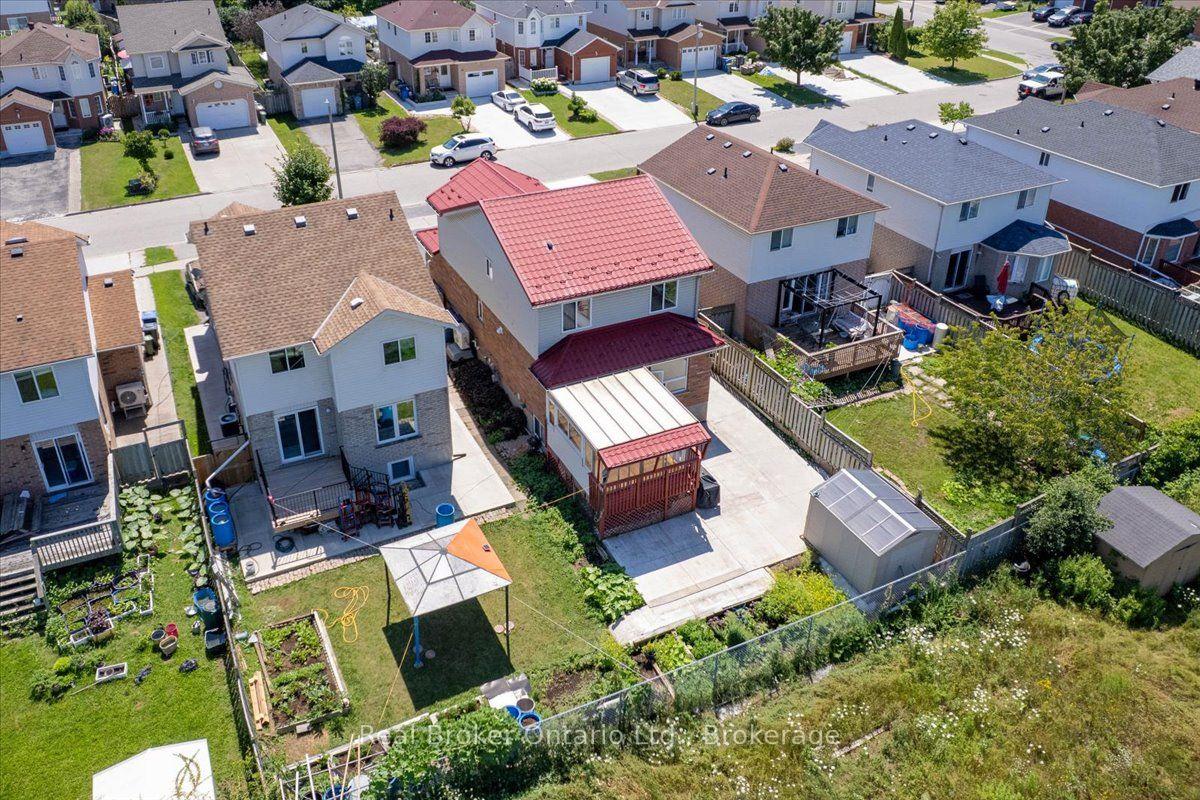 Photo 43 of 12 Castlebury Drive, Guelph, Willow West/Sugarbush/West Acres — HOMEH