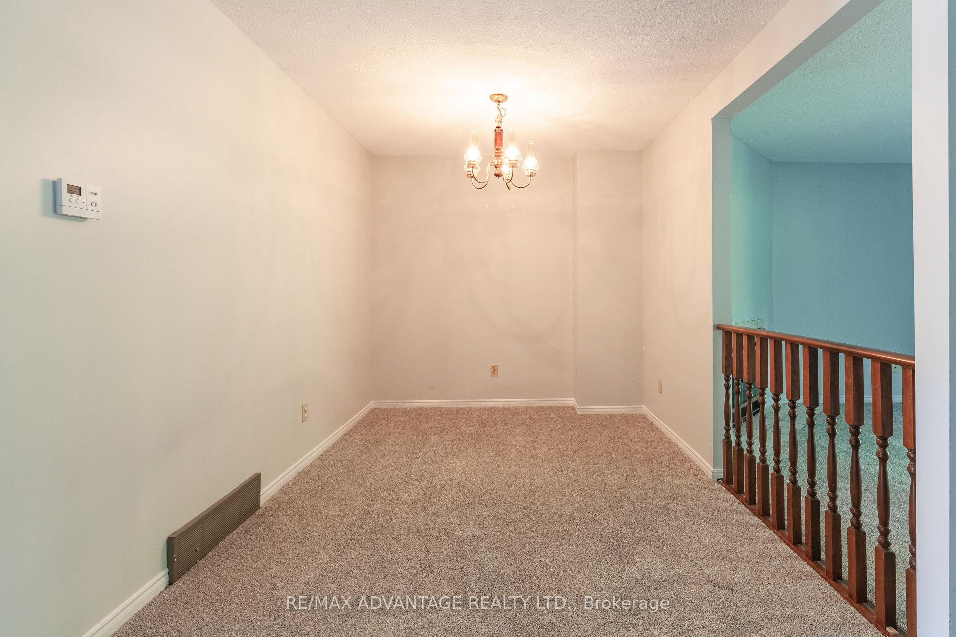 Photo 6 of Unit 4, 1294 Byron Baseline Road W, London, South K — HOMEH