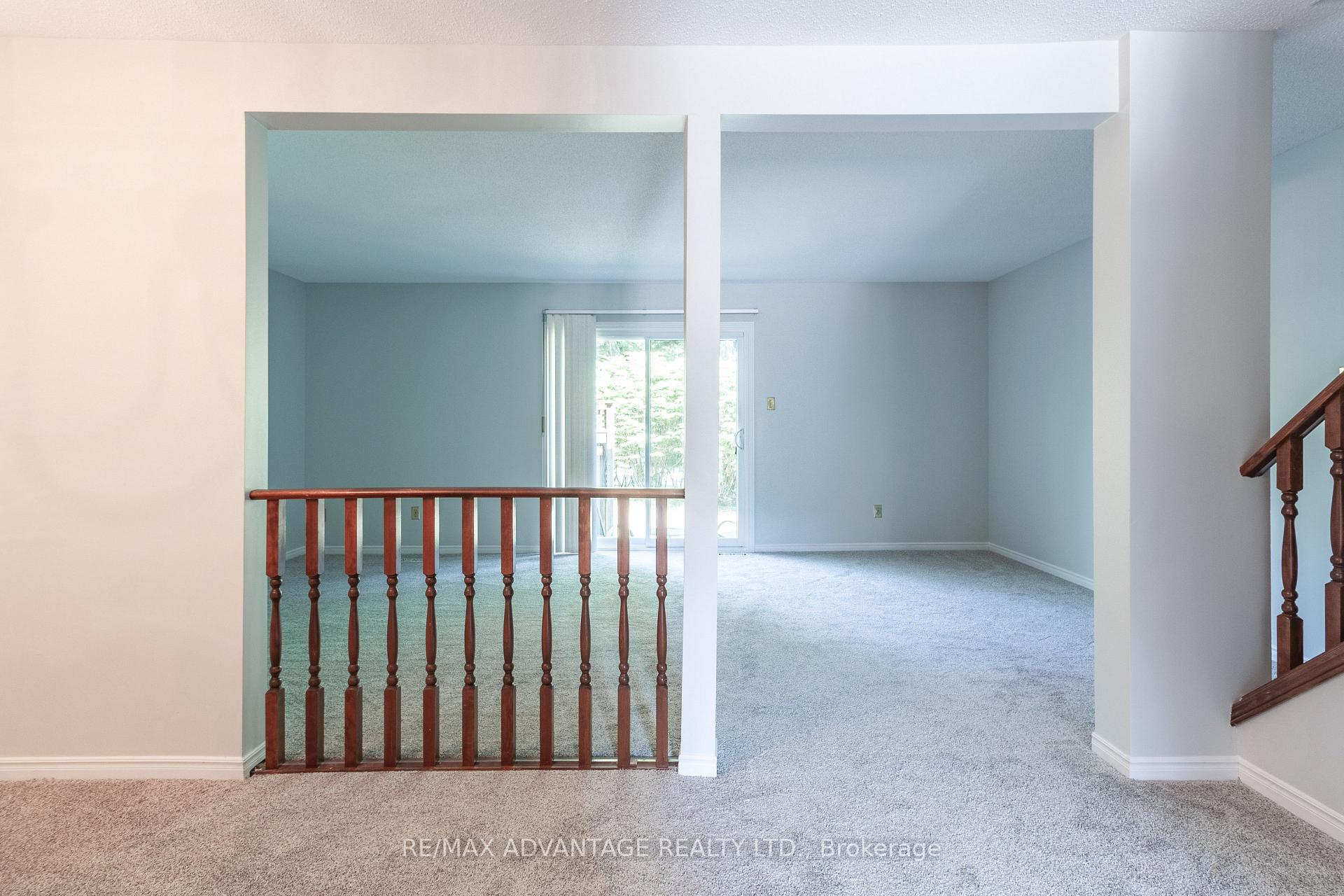 Photo 7 of Unit 4, 1294 Byron Baseline Road W, London, South K — HOMEH