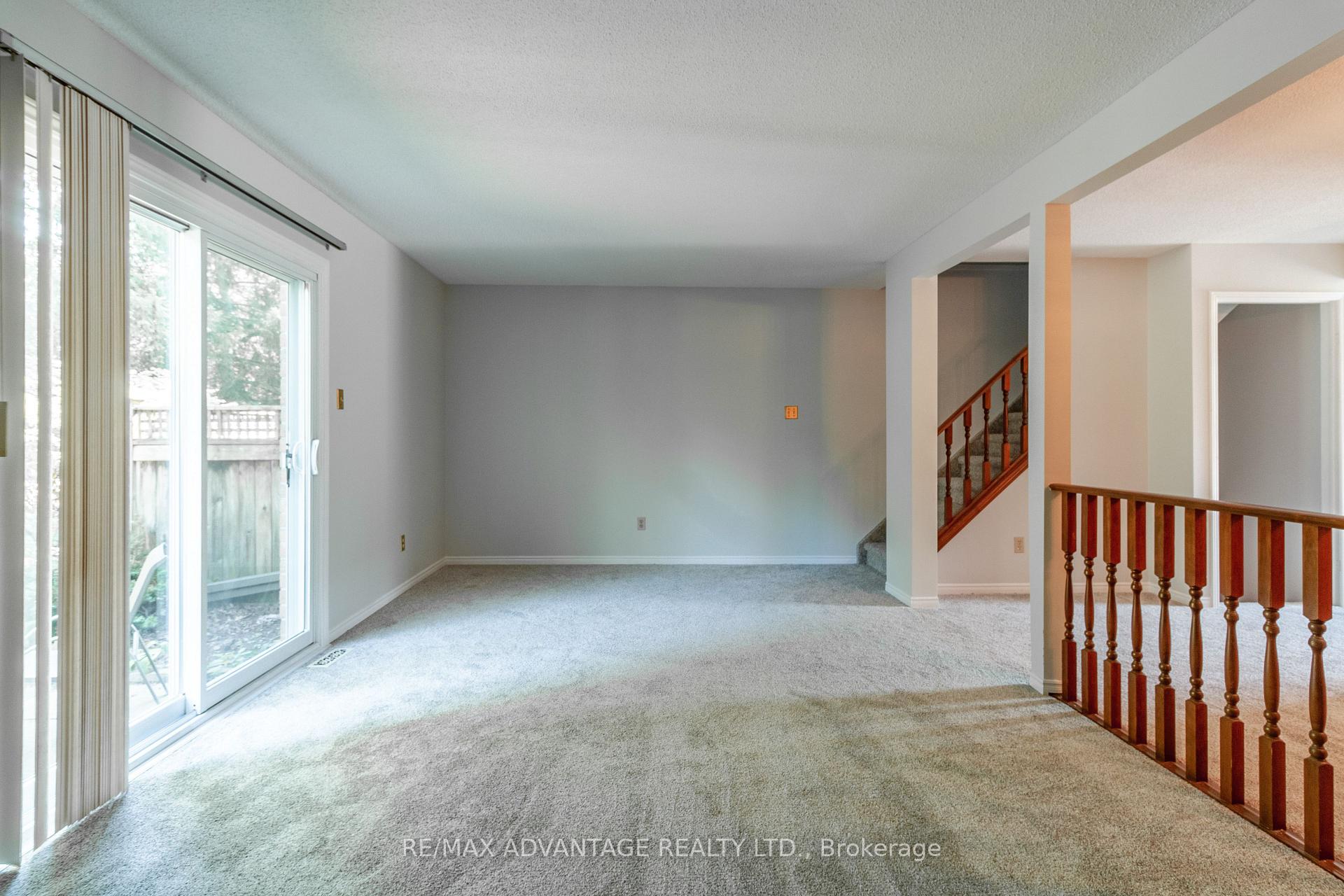 Photo 12 of Unit 4, 1294 Byron Baseline Road W, London, South K — HOMEH