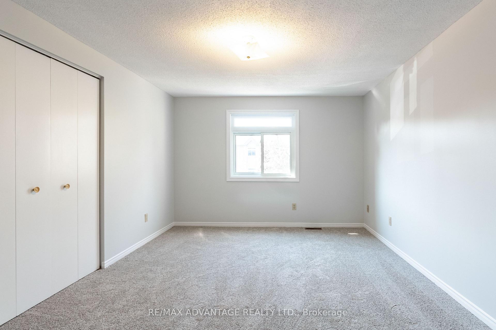 Photo 14 of Unit 4, 1294 Byron Baseline Road W, London, South K — HOMEH
