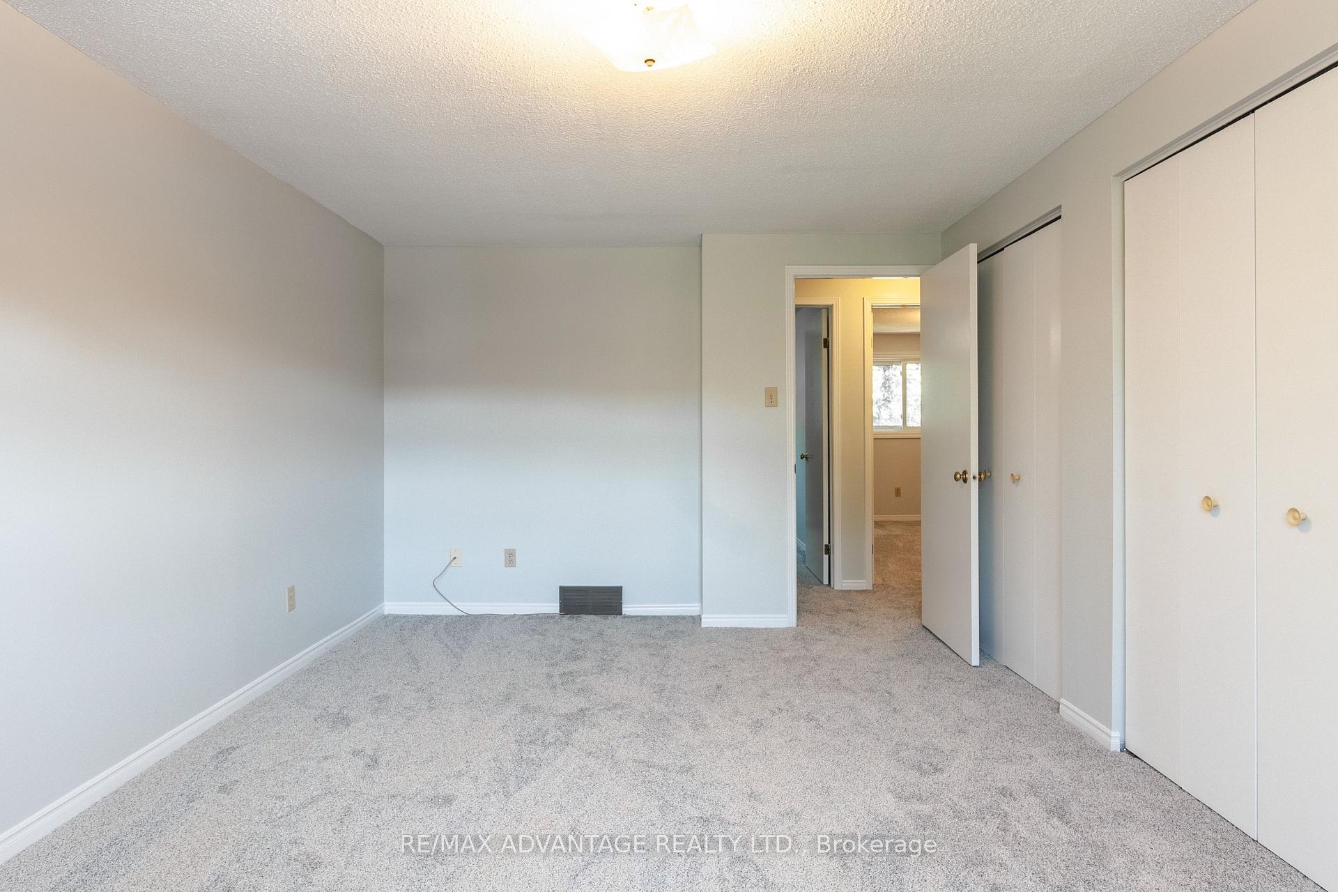 Photo 16 of Unit 4, 1294 Byron Baseline Road W, London, South K — HOMEH
