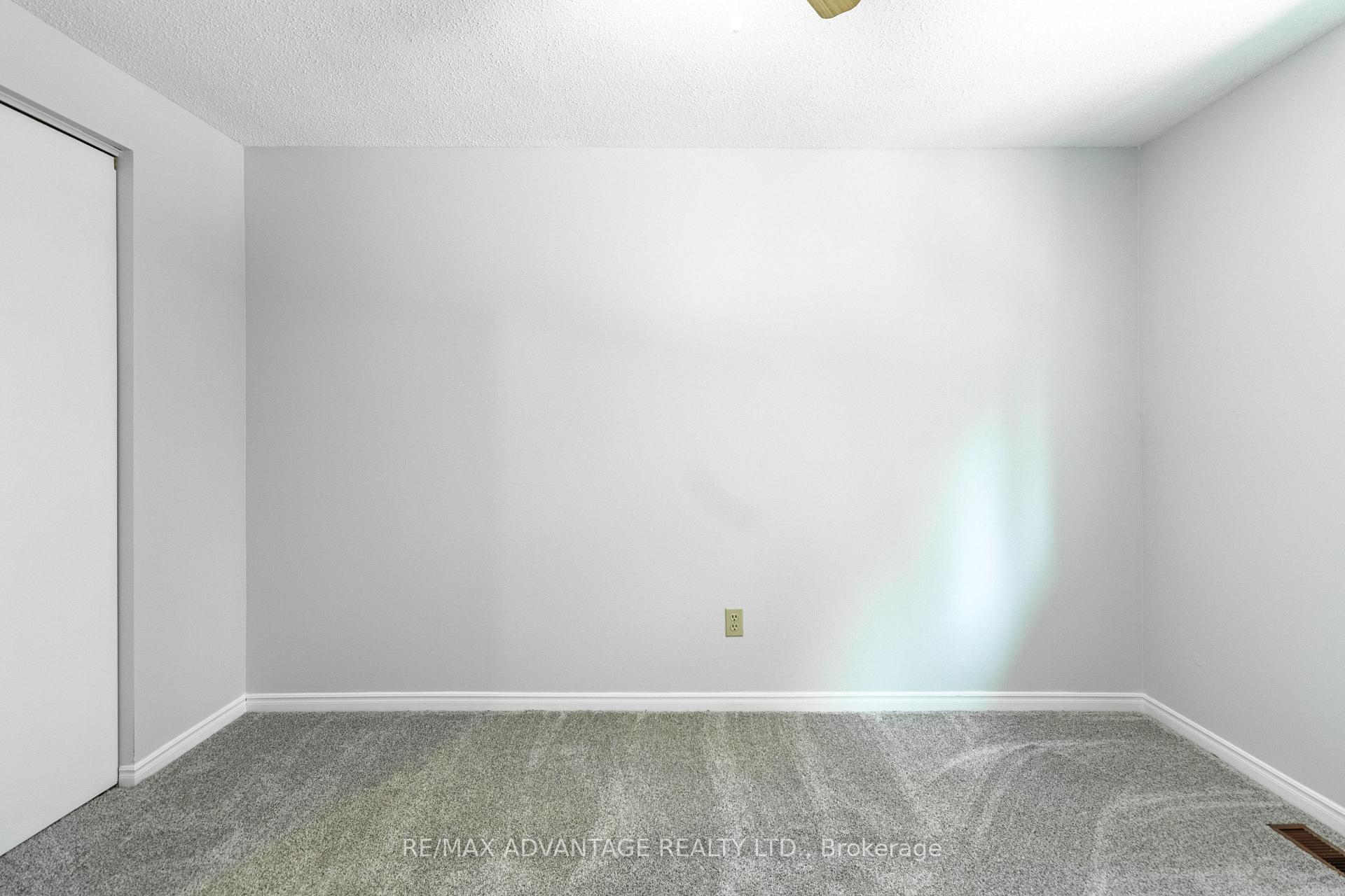 Photo 18 of Unit 4, 1294 Byron Baseline Road W, London, South K — HOMEH
