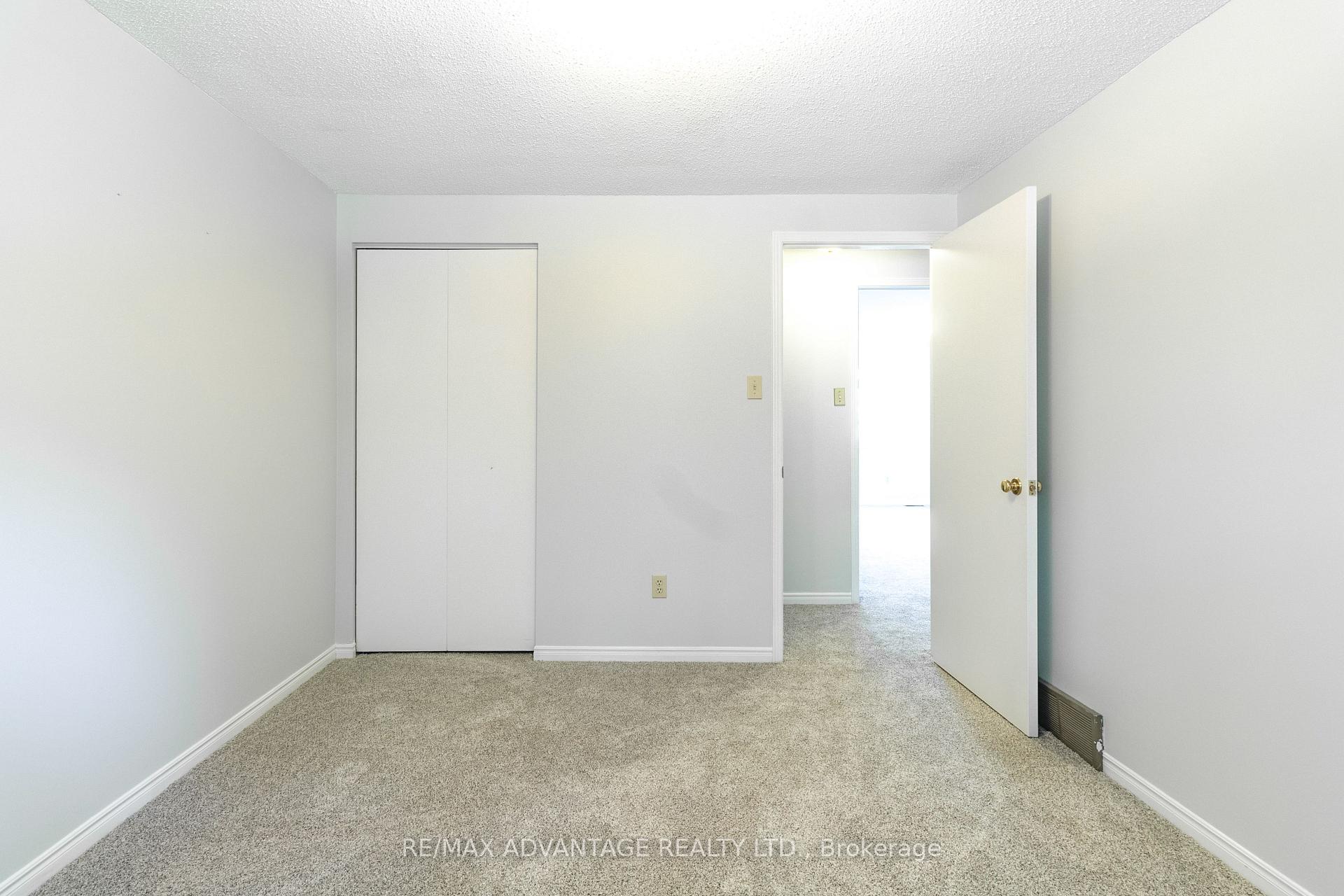 Photo 21 of Unit 4, 1294 Byron Baseline Road W, London, South K — HOMEH