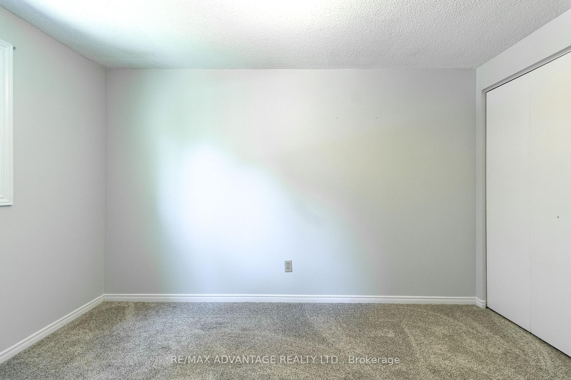 Photo 22 of Unit 4, 1294 Byron Baseline Road W, London, South K — HOMEH