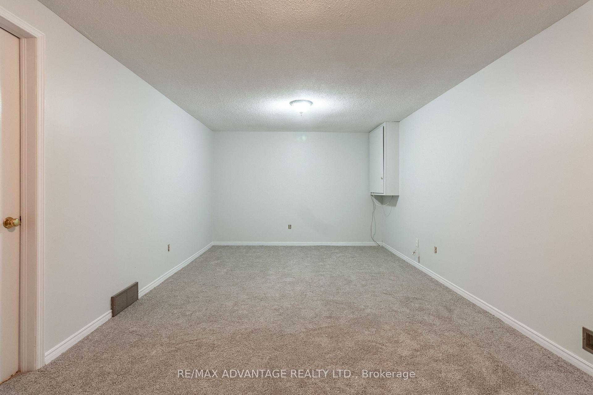 Photo 25 of Unit 4, 1294 Byron Baseline Road W, London, South K — HOMEH