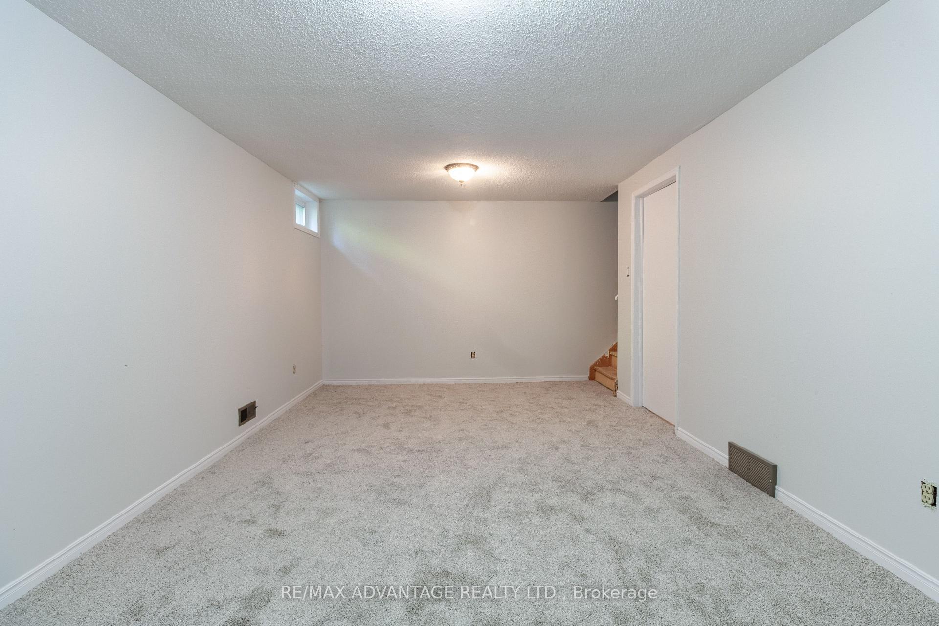Photo 26 of Unit 4, 1294 Byron Baseline Road W, London, South K — HOMEH