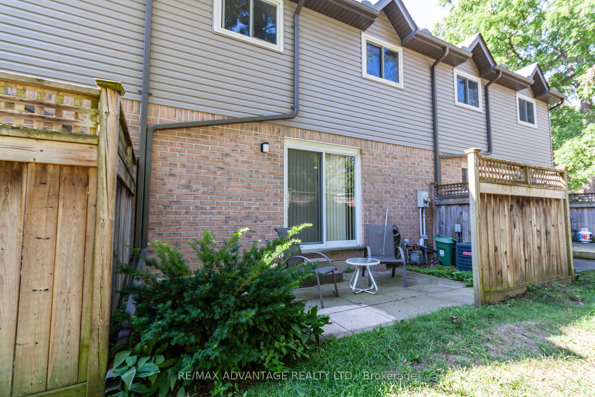 Photo 27 of Unit 4, 1294 Byron Baseline Road W, London, South K — HOMEH