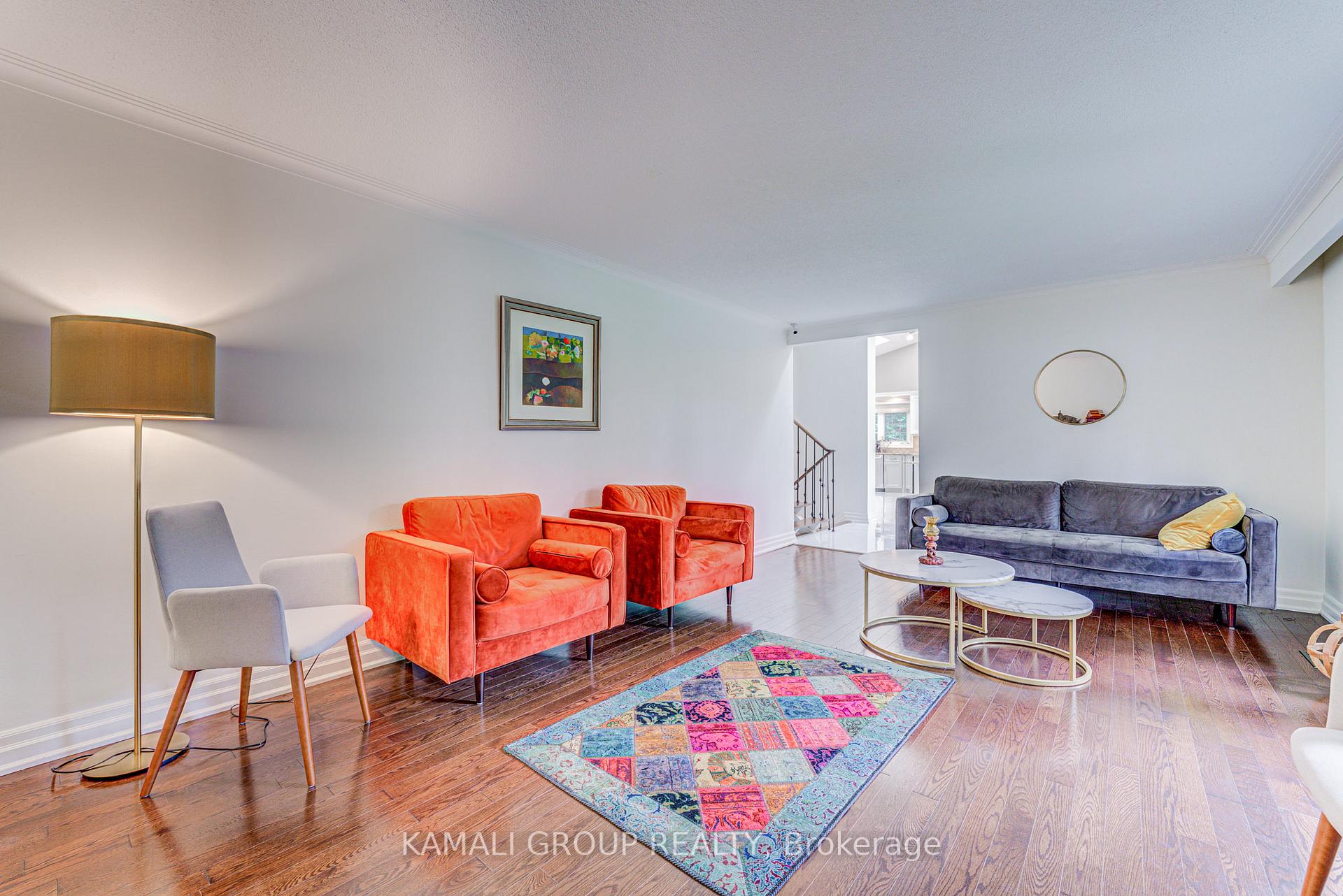 Photo 3 of 5 Caravan Drive, North York, Banbury-Don Mills — HOMEH
