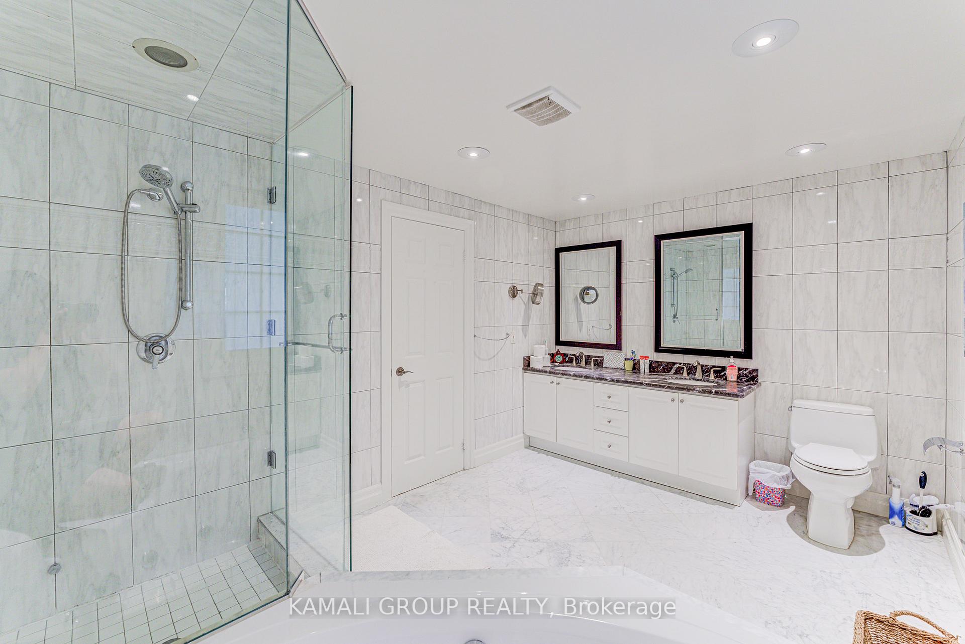 Photo 11 of 5 Caravan Drive, North York, Banbury-Don Mills — HOMEH