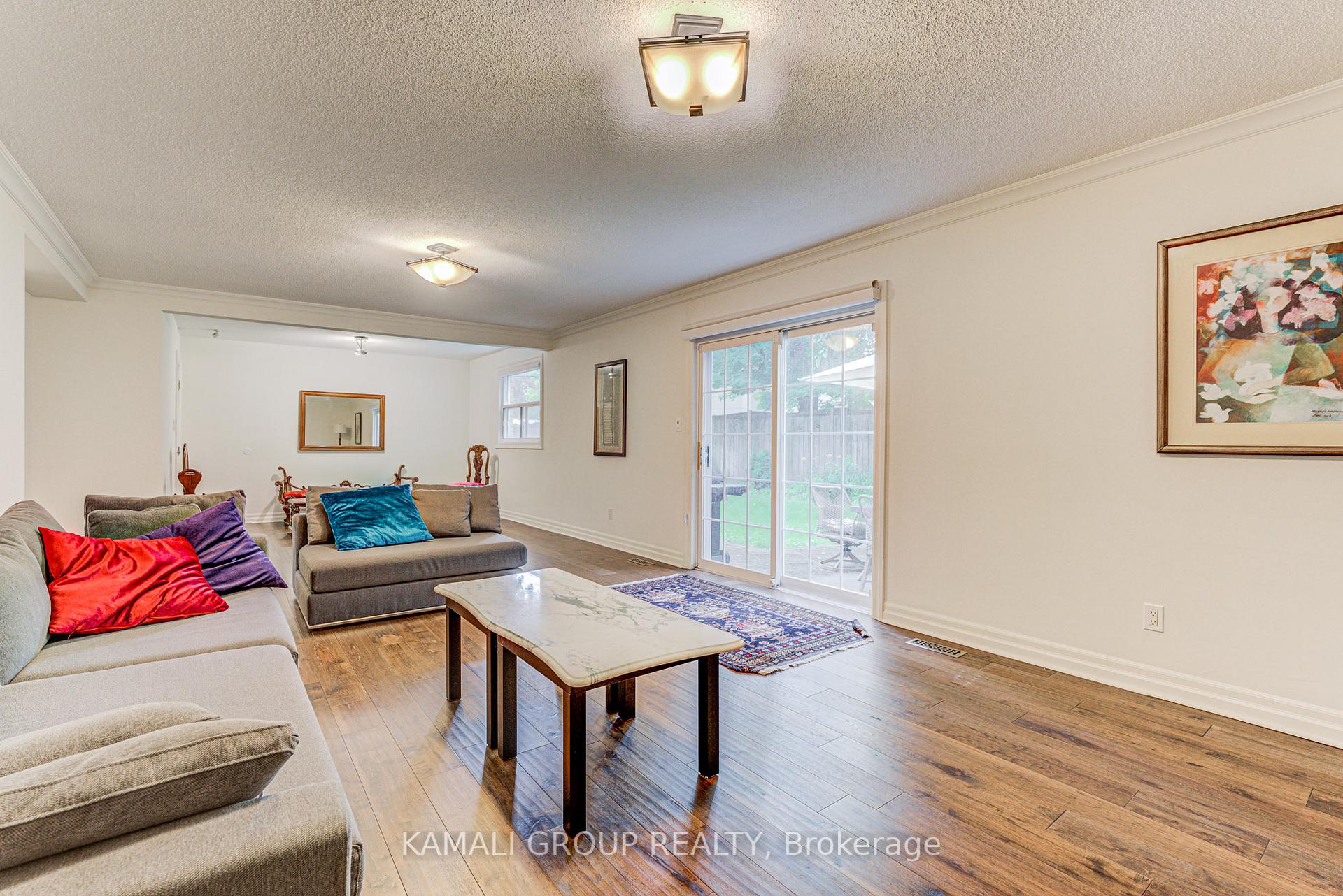 Photo 15 of 5 Caravan Drive, North York, Banbury-Don Mills — HOMEH