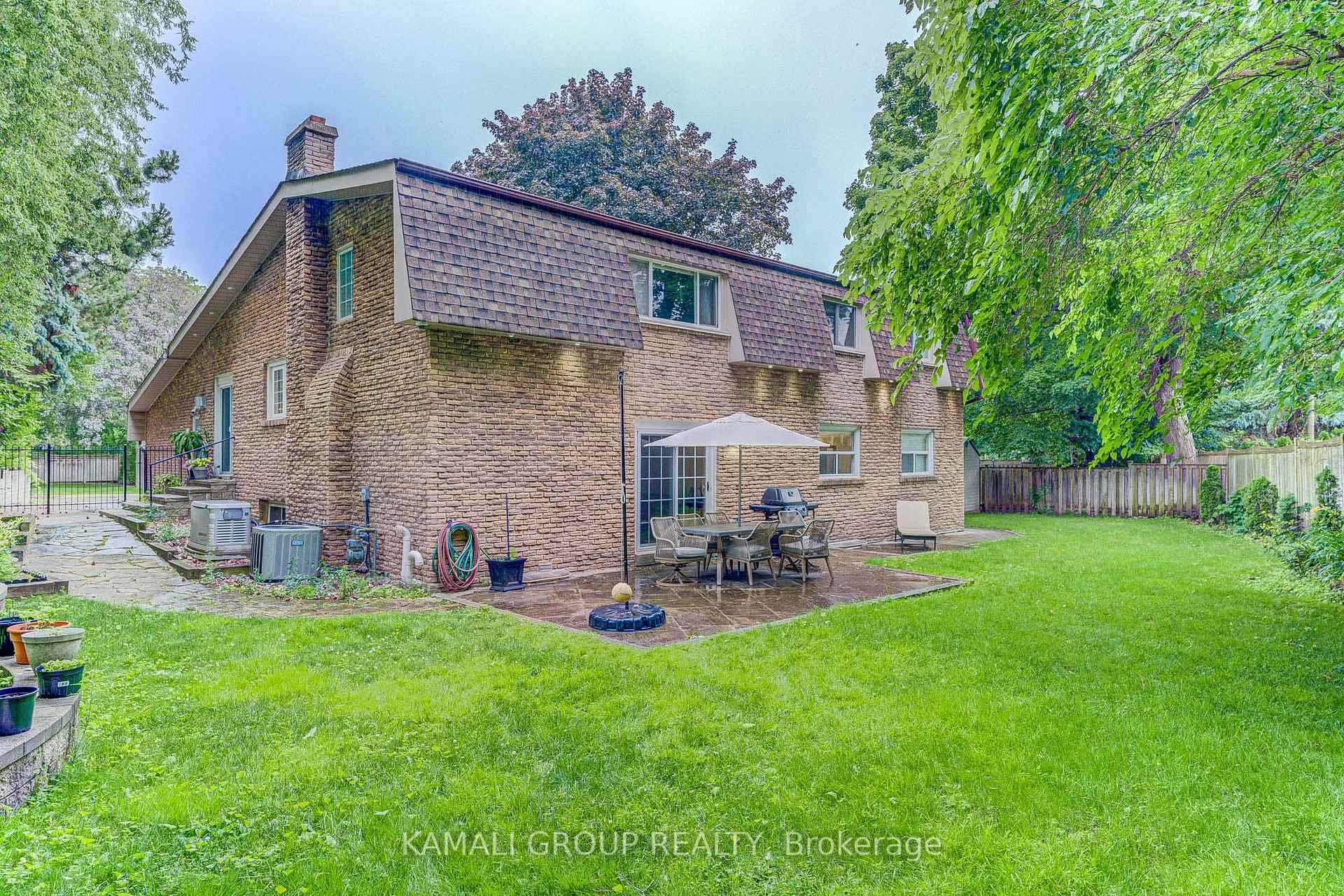 Photo 17 of 5 Caravan Drive, North York, Banbury-Don Mills — HOMEH