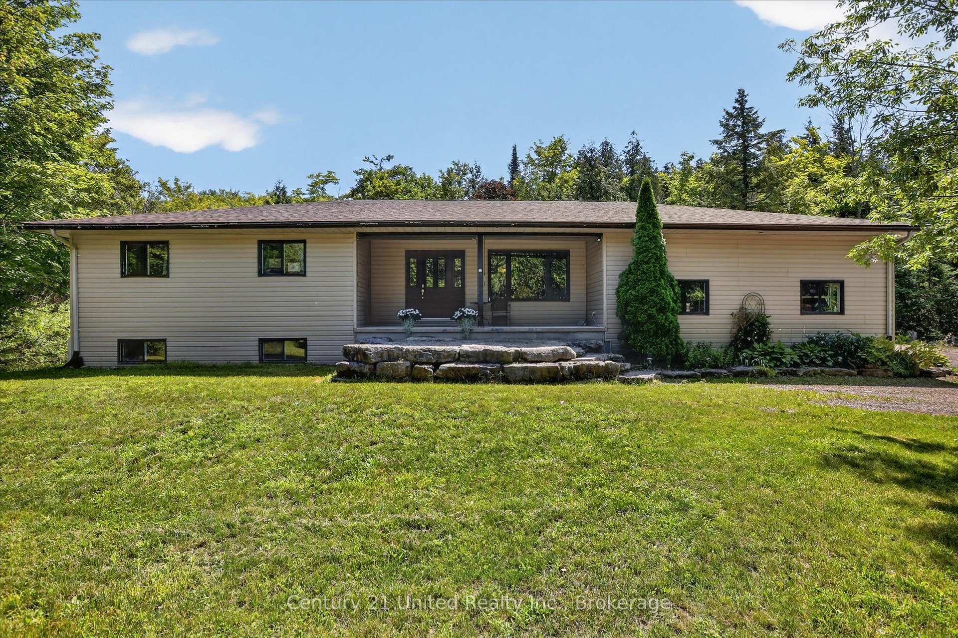 Photo 1 of 923 Rock Road, Douro-Dummer — HOMEH