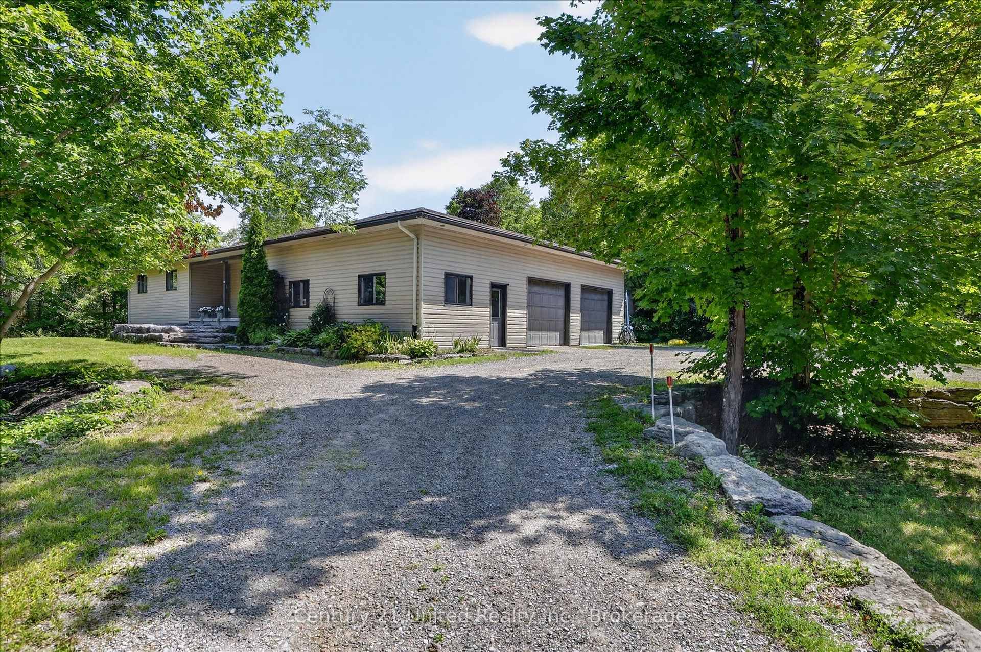 Photo 2 of 923 Rock Road, Douro-Dummer — HOMEH