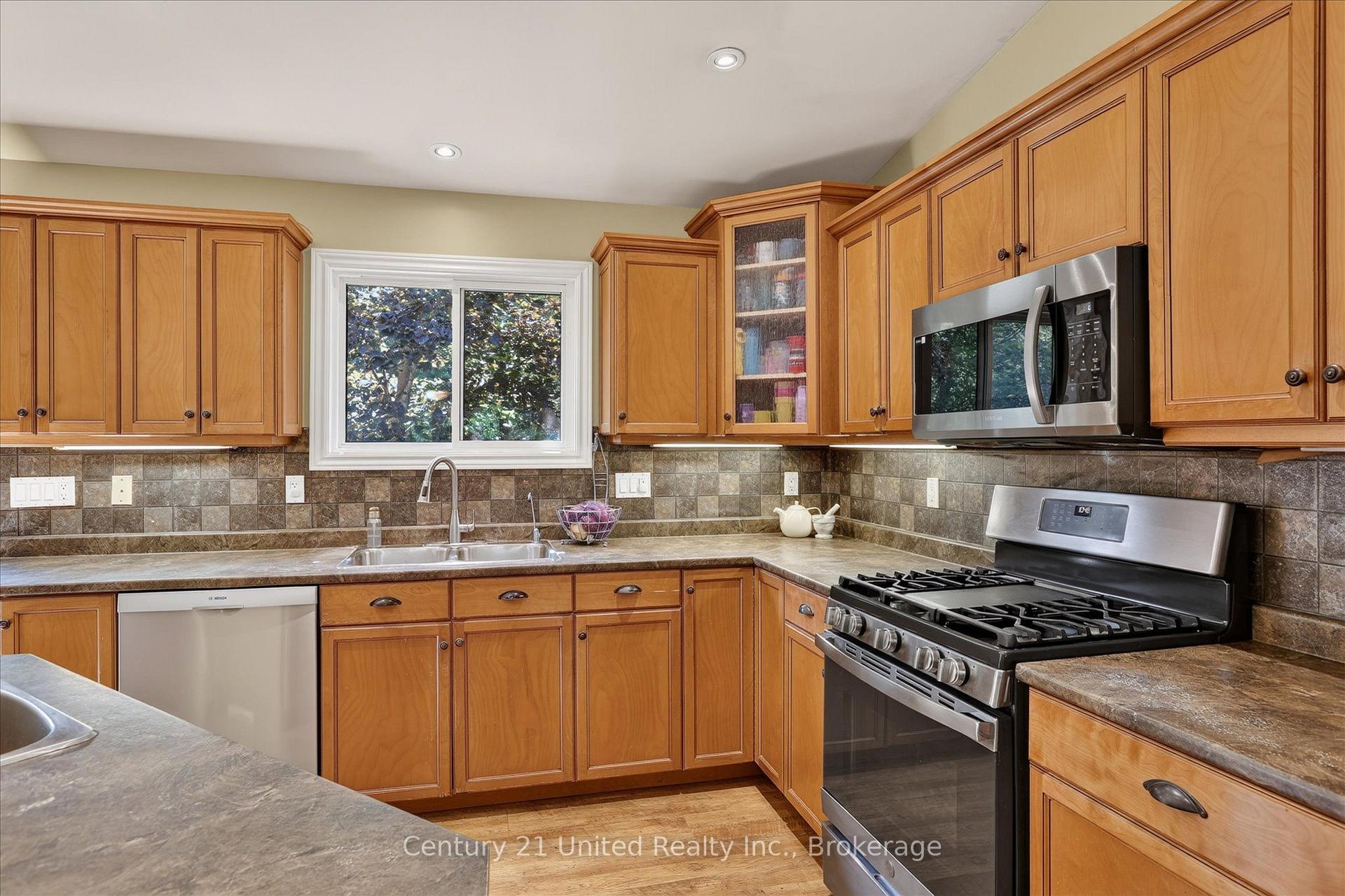 Photo 5 of 923 Rock Road, Douro-Dummer — HOMEH