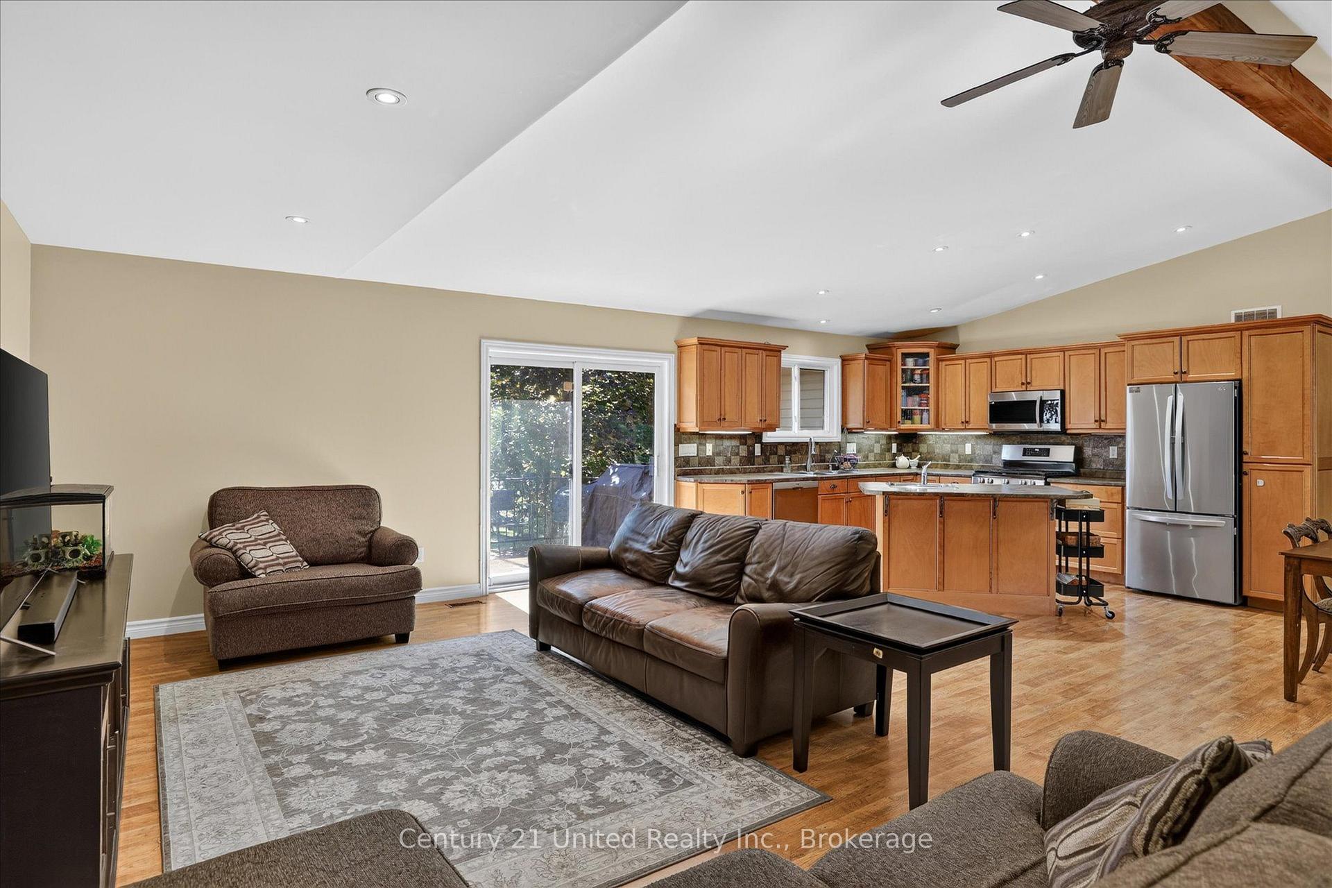 Photo 8 of 923 Rock Road, Douro-Dummer — HOMEH