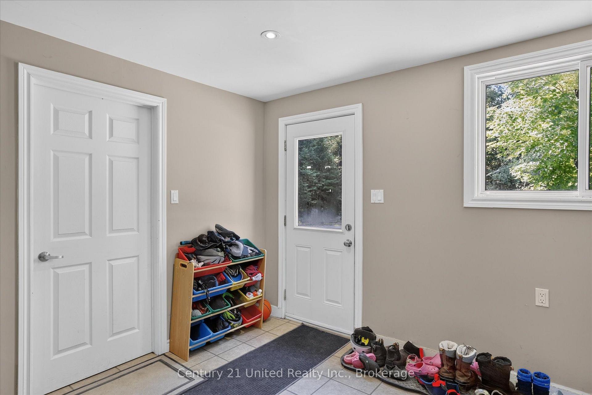 Photo 21 of 923 Rock Road, Douro-Dummer — HOMEH