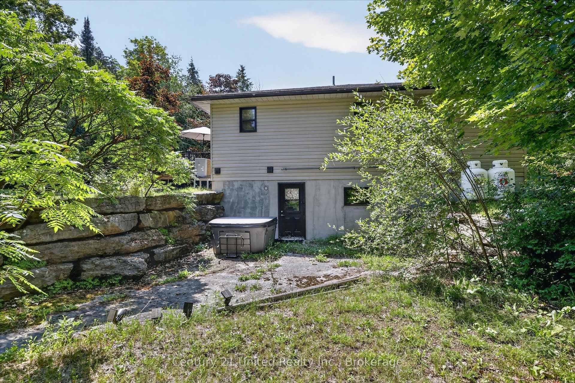 Photo 44 of 923 Rock Road, Douro-Dummer — HOMEH