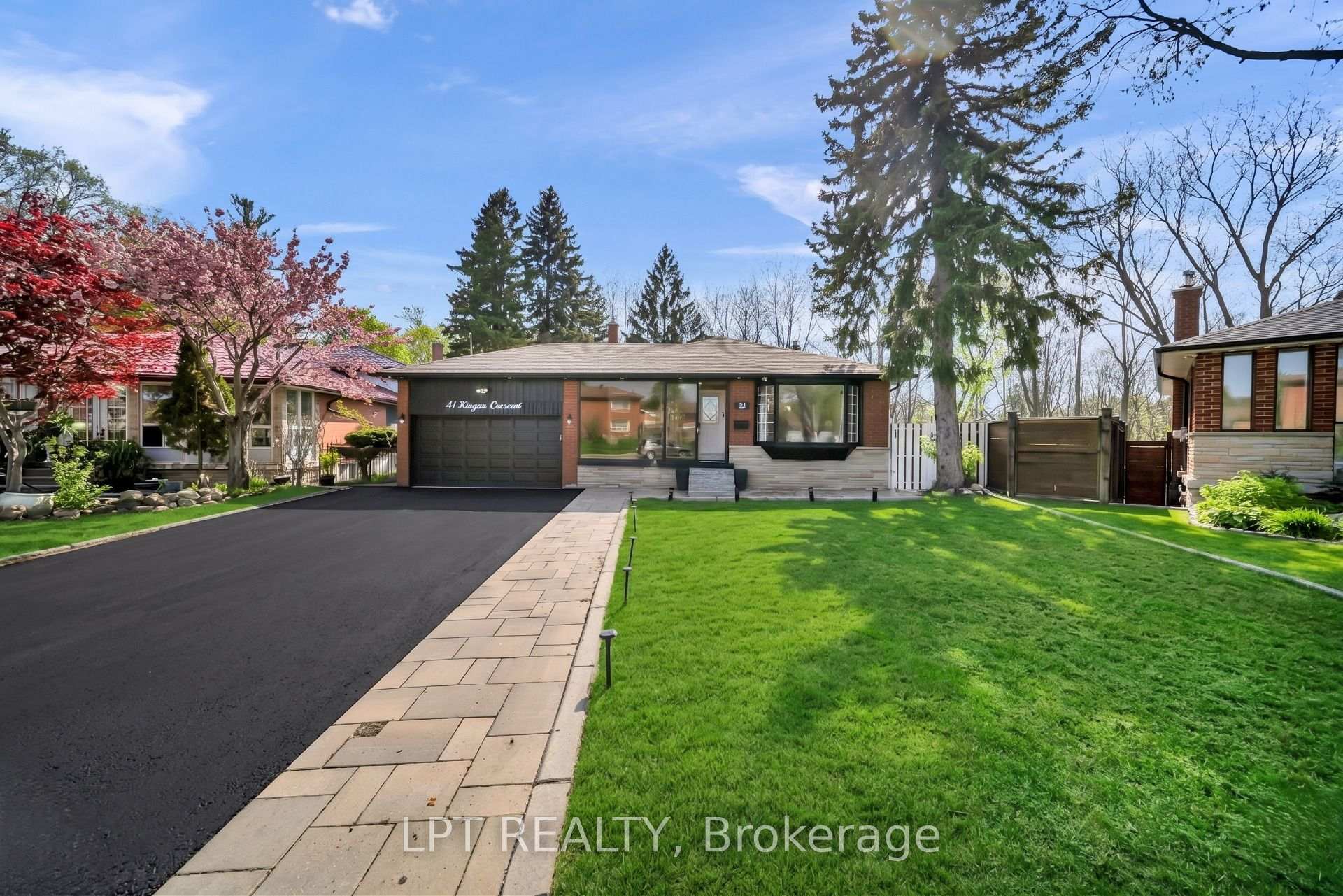 Photo 2 of 41 Keegan Crescent, North York, York University Heights — HOMEH