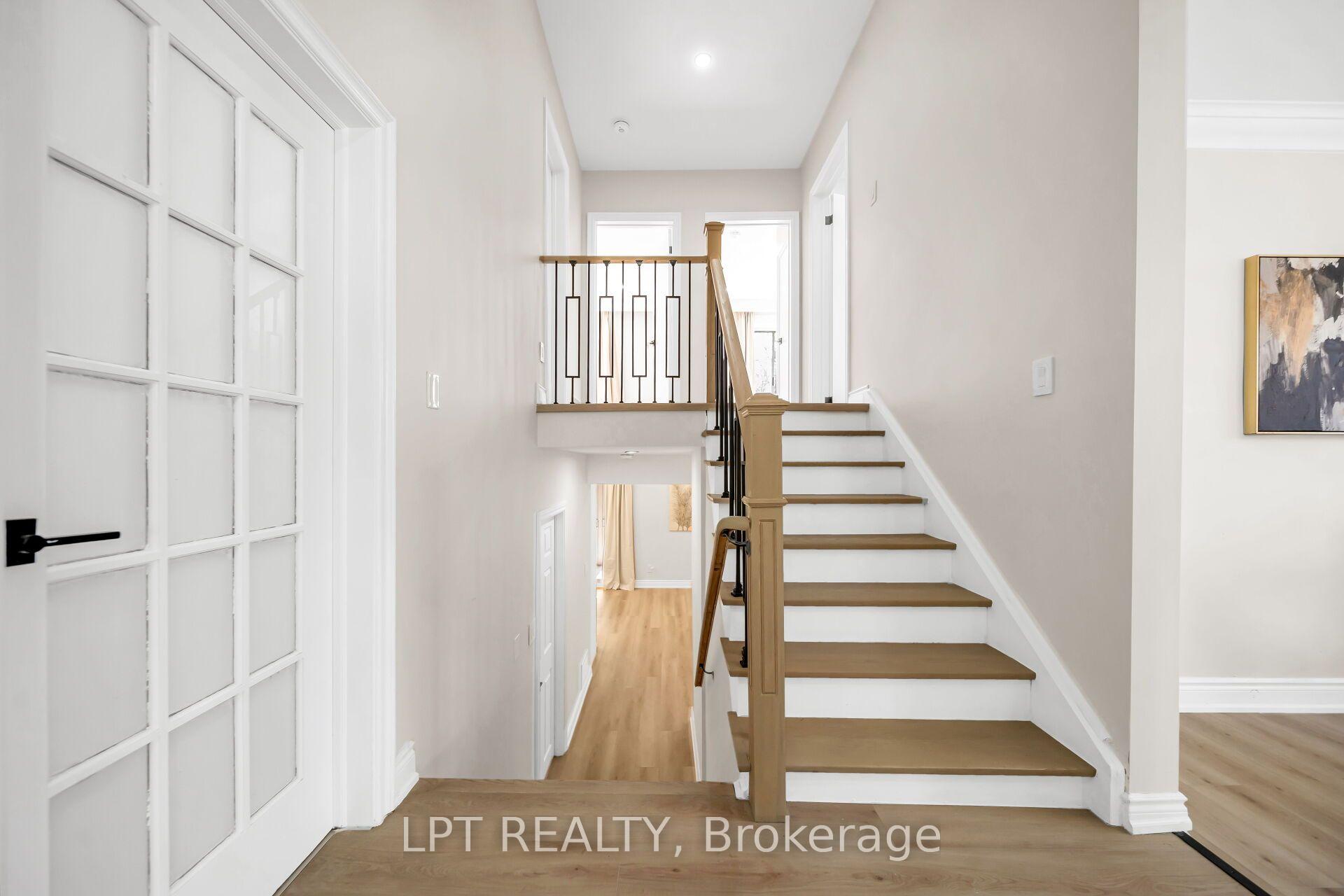Photo 13 of 41 Keegan Crescent, North York, York University Heights — HOMEH