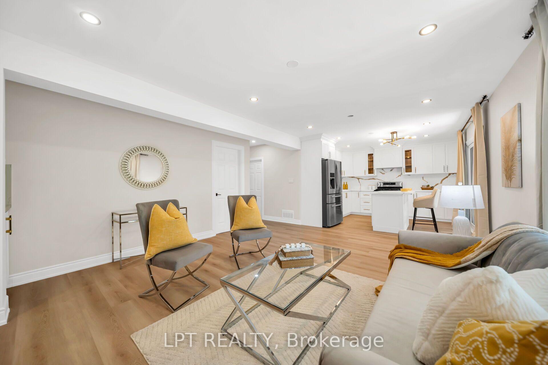 Photo 23 of 41 Keegan Crescent, North York, York University Heights — HOMEH