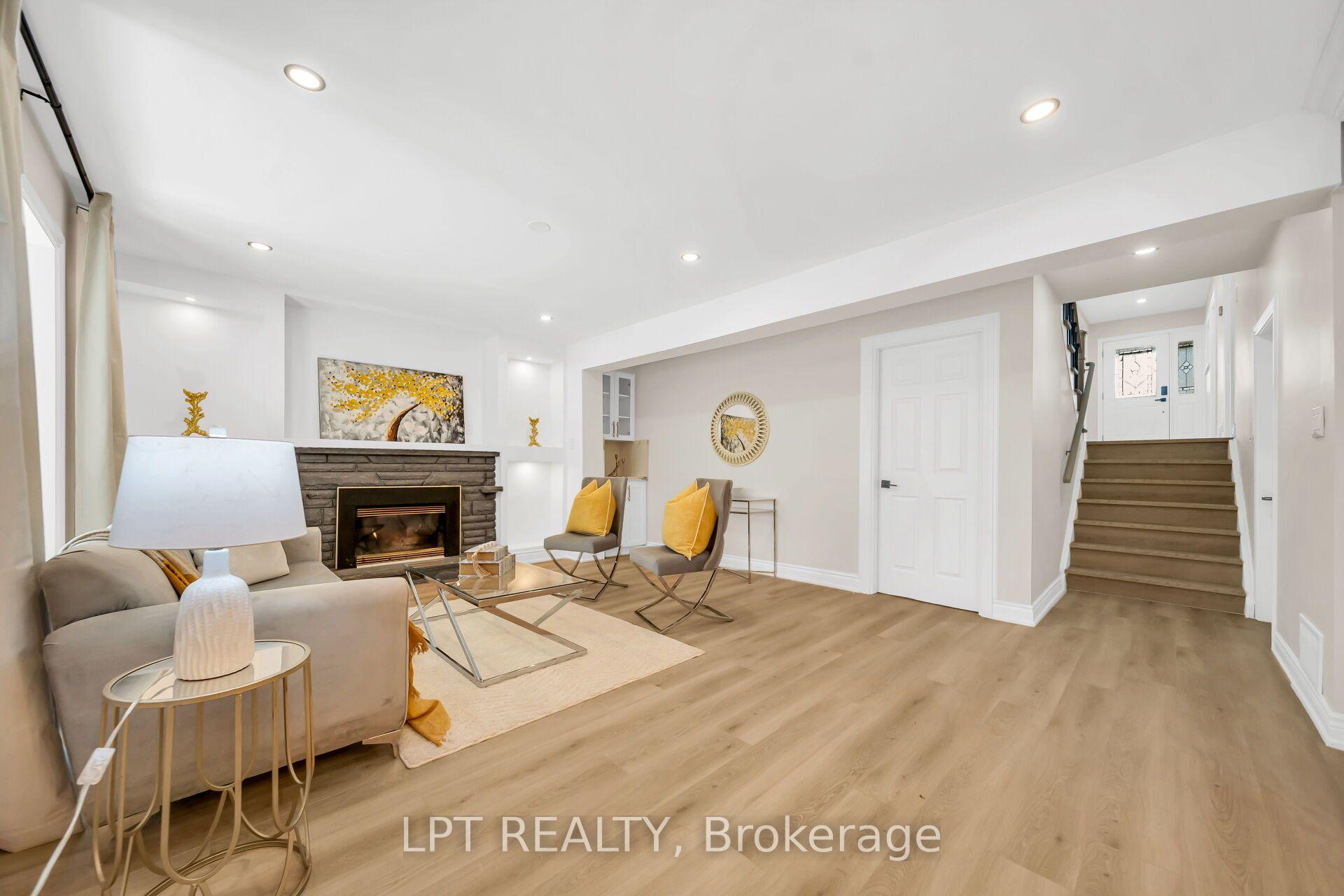 Photo 24 of 41 Keegan Crescent, North York, York University Heights — HOMEH