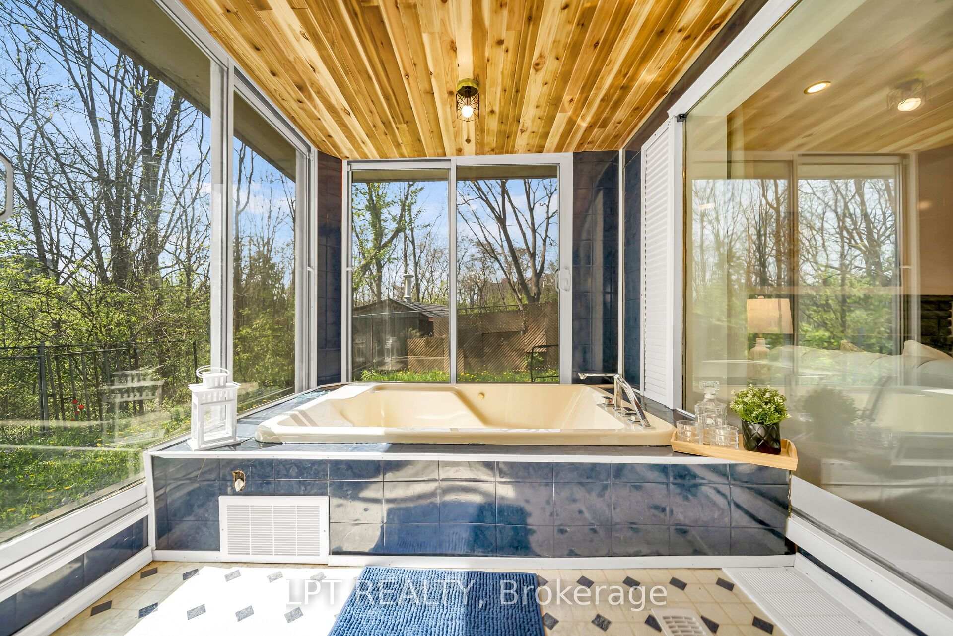 Photo 30 of 41 Keegan Crescent, North York, York University Heights — HOMEH