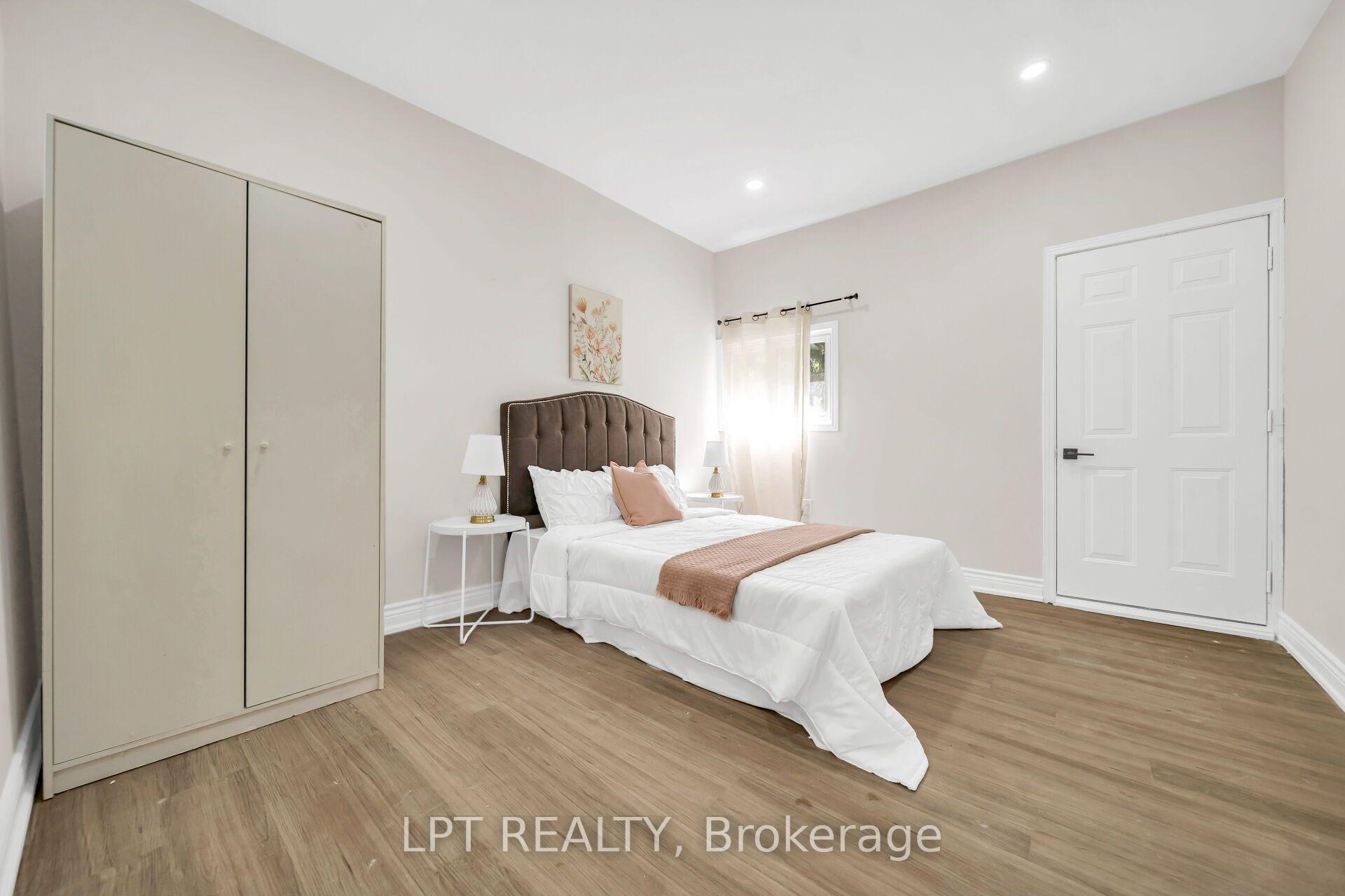 Photo 34 of 41 Keegan Crescent, North York, York University Heights — HOMEH