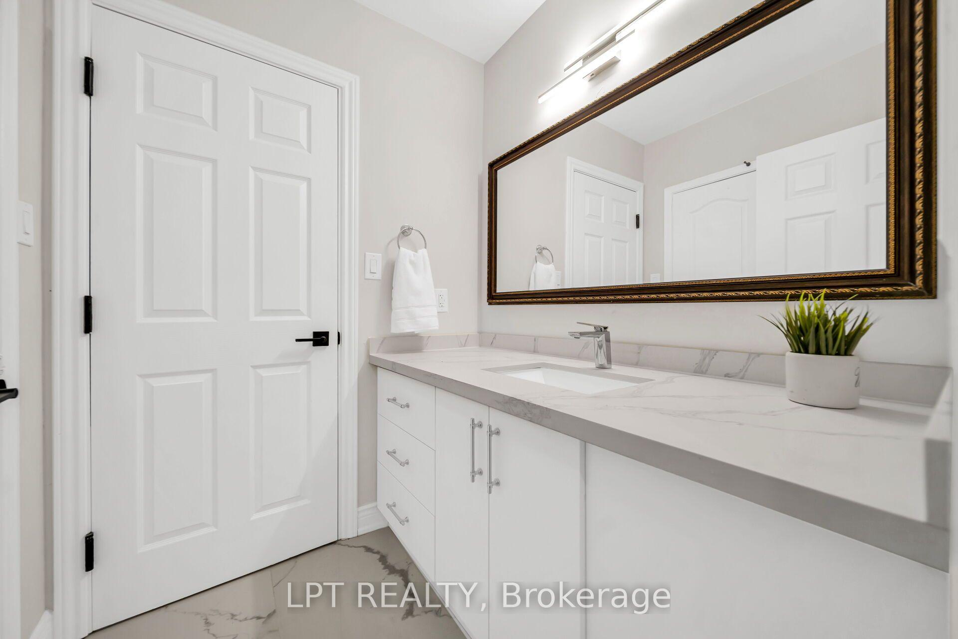 Photo 36 of 41 Keegan Crescent, North York, York University Heights — HOMEH