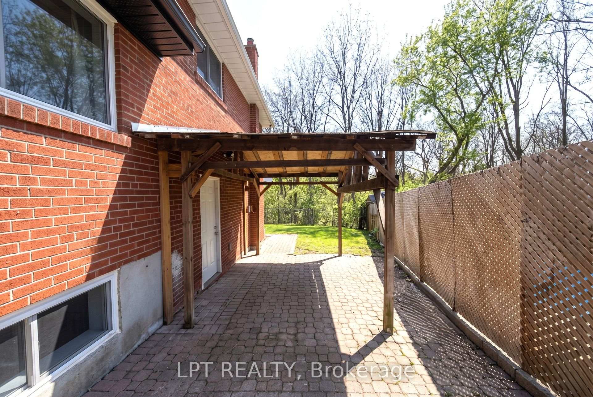Photo 38 of 41 Keegan Crescent, North York, York University Heights — HOMEH