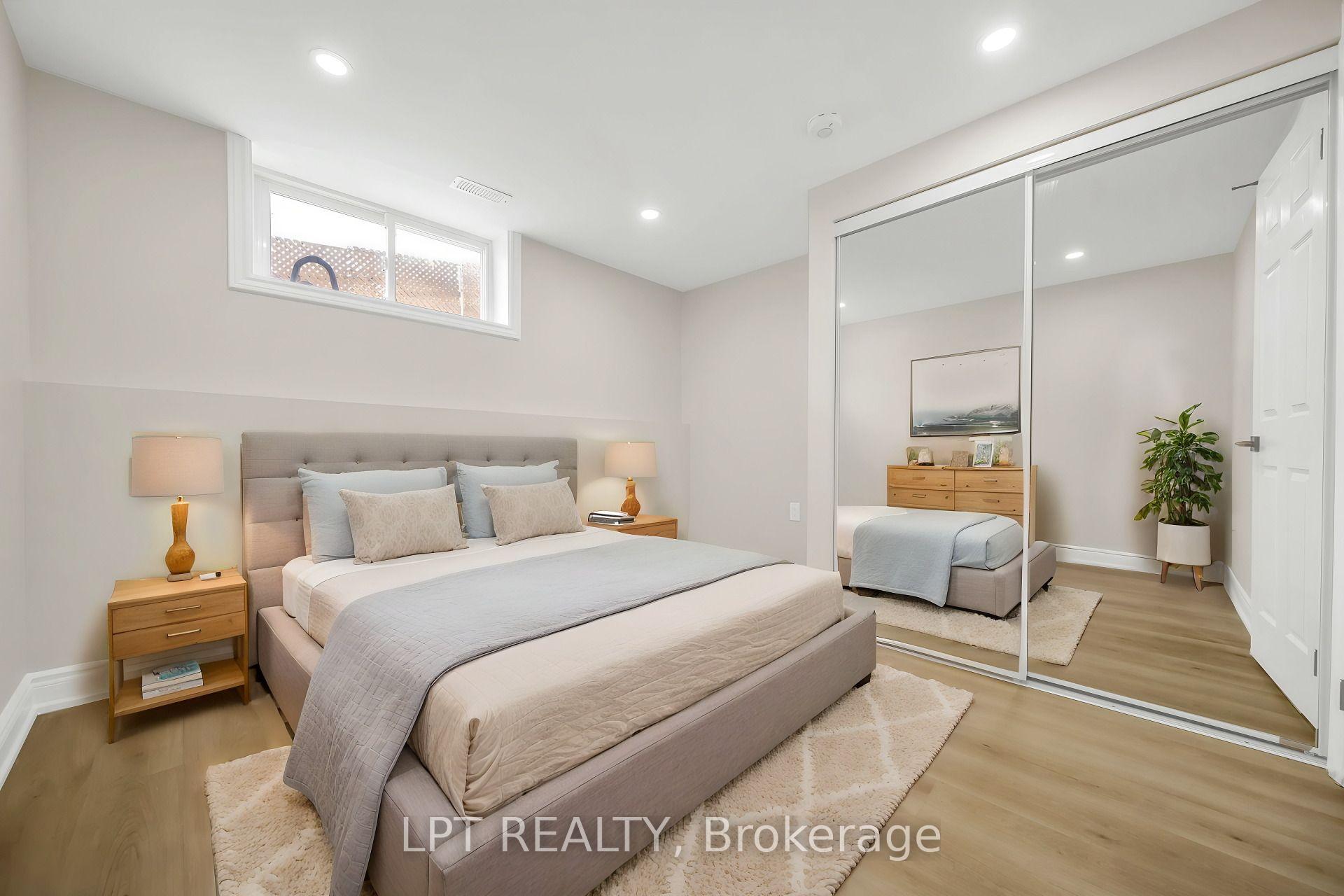 Photo 42 of 41 Keegan Crescent, North York, York University Heights — HOMEH
