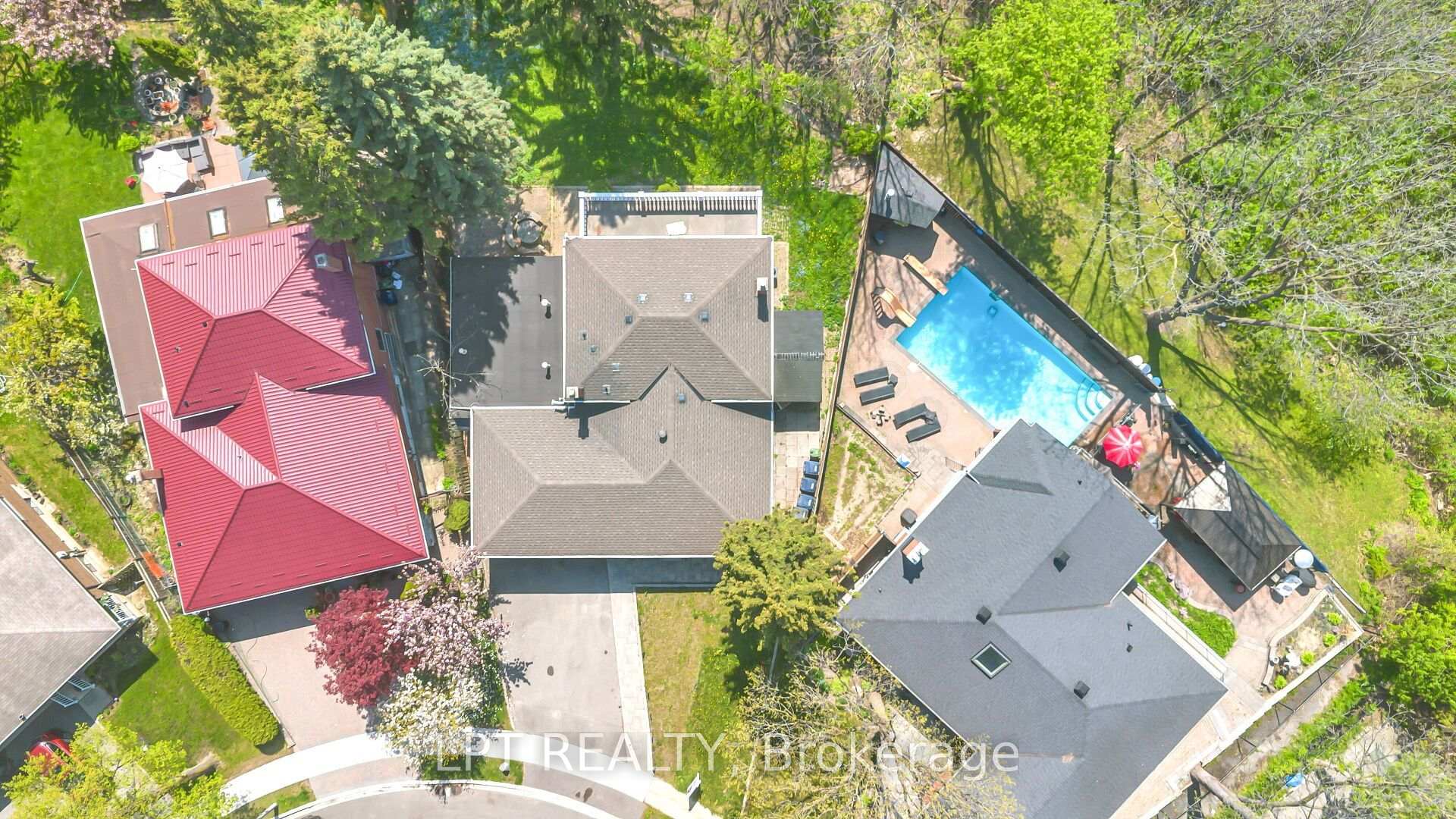 Photo 48 of 41 Keegan Crescent, North York, York University Heights — HOMEH
