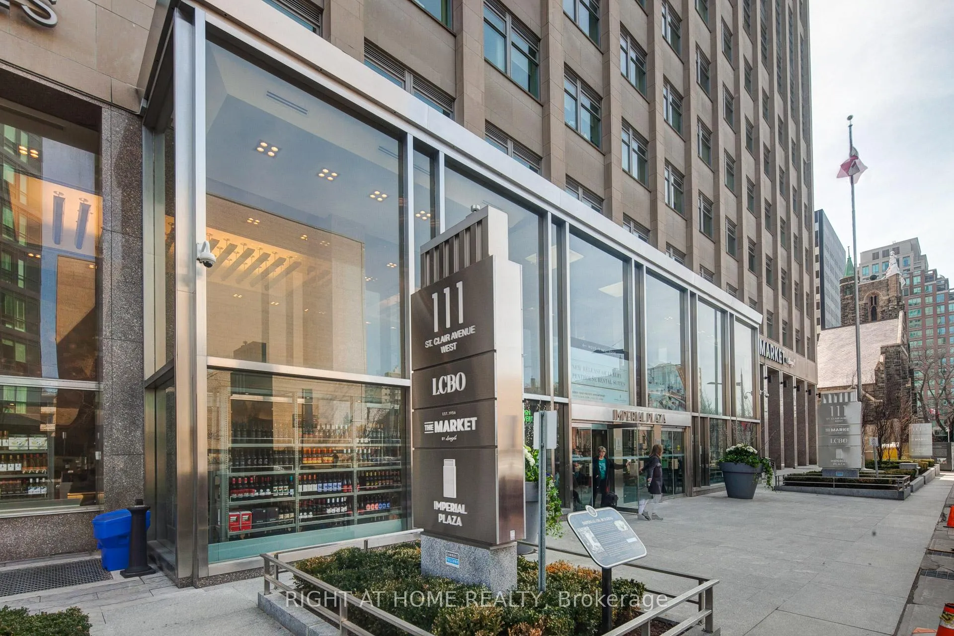 Photo 1 of Unit 421, 111 St Clair Avenue W, Toronto, Yonge-St. Clair — HOMEH