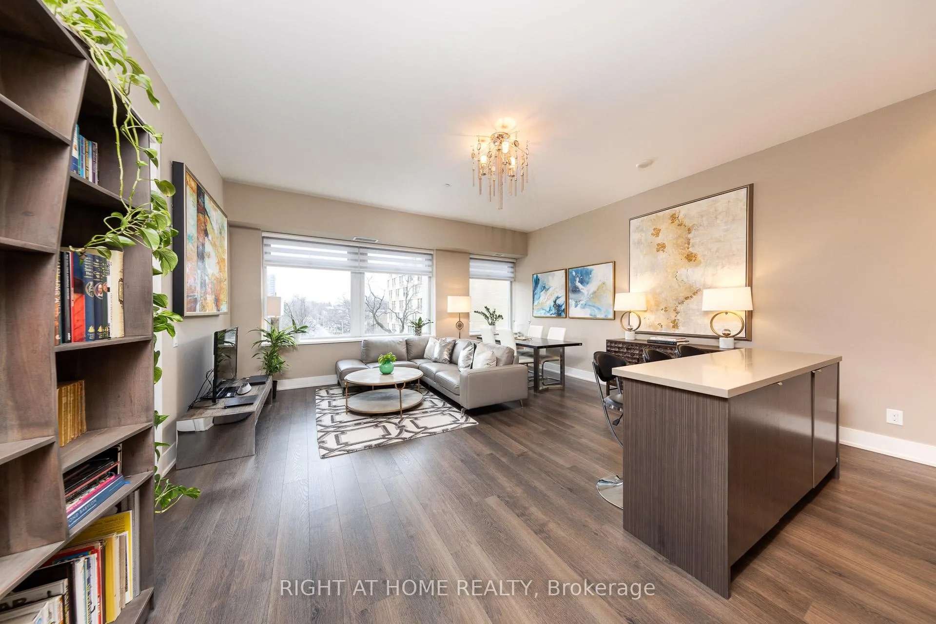 Photo 5 of Unit 421, 111 St Clair Avenue W, Toronto, Yonge-St. Clair — HOMEH