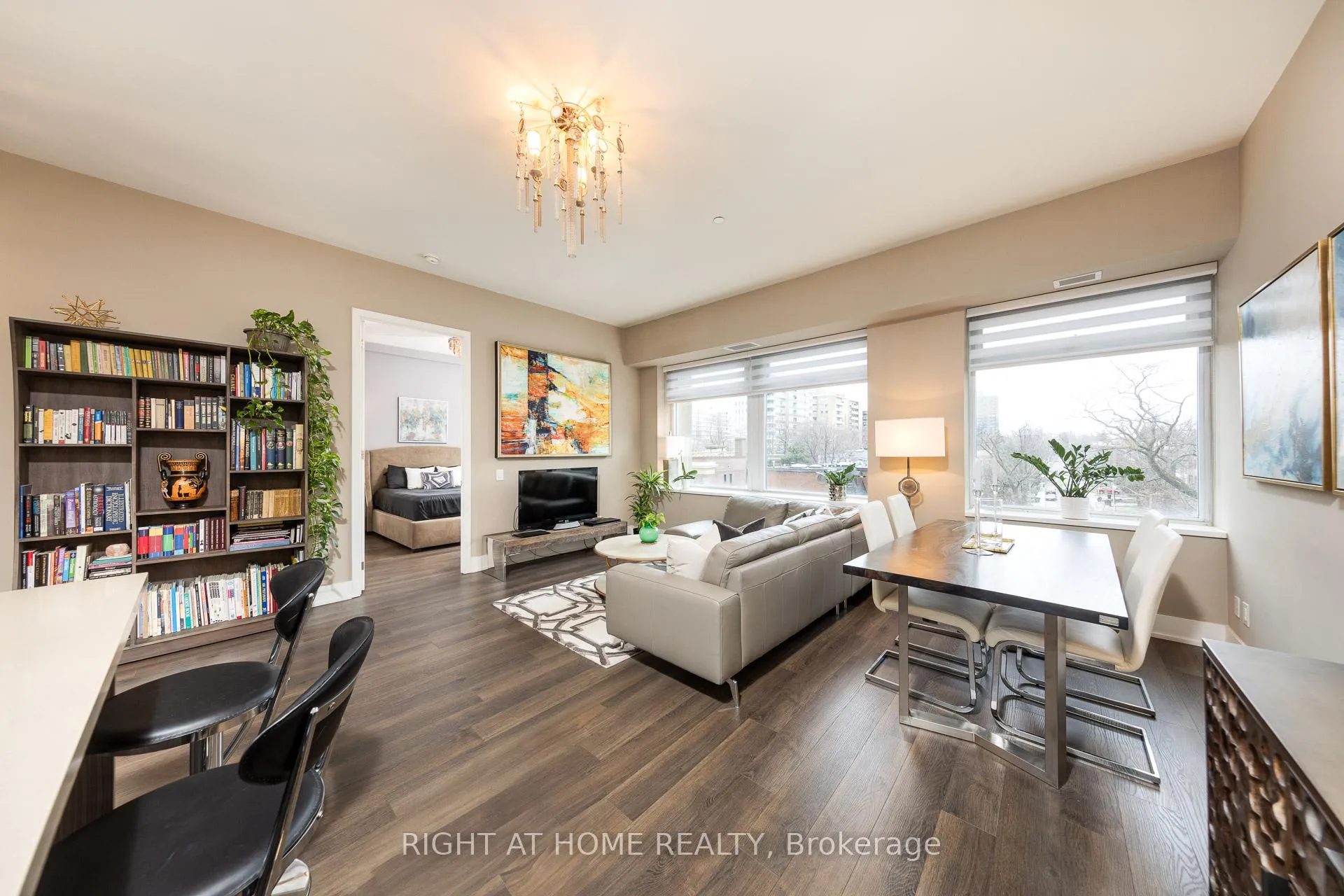 Photo 9 of Unit 421, 111 St Clair Avenue W, Toronto, Yonge-St. Clair — HOMEH