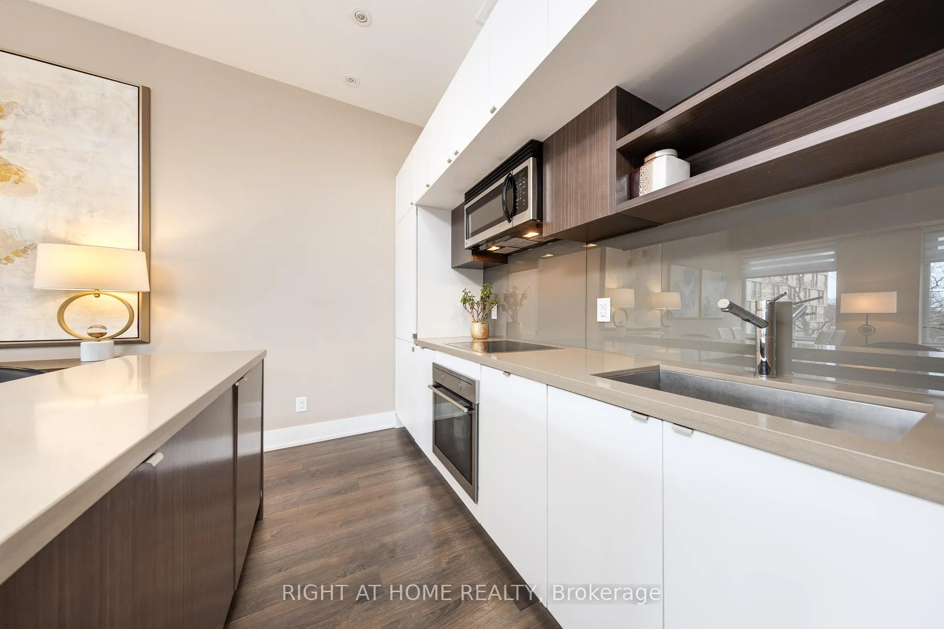 Photo 13 of Unit 421, 111 St Clair Avenue W, Toronto, Yonge-St. Clair — HOMEH