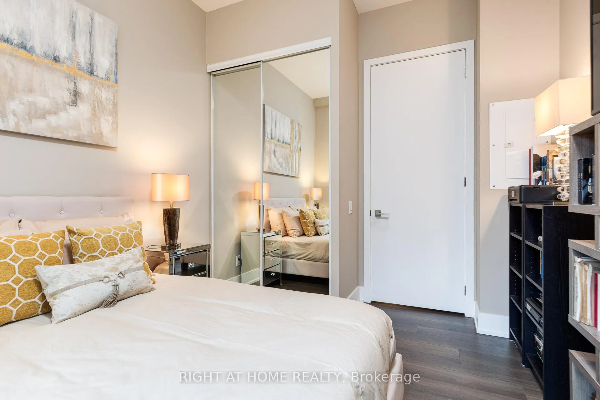 Photo 20 of Unit 421, 111 St Clair Avenue W, Toronto, Yonge-St. Clair — HOMEH