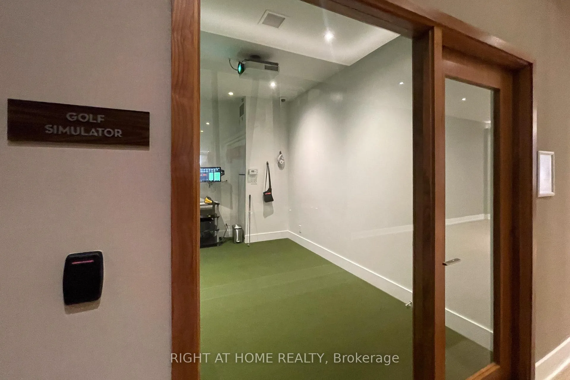 Photo 28 of Unit 421, 111 St Clair Avenue W, Toronto, Yonge-St. Clair — HOMEH