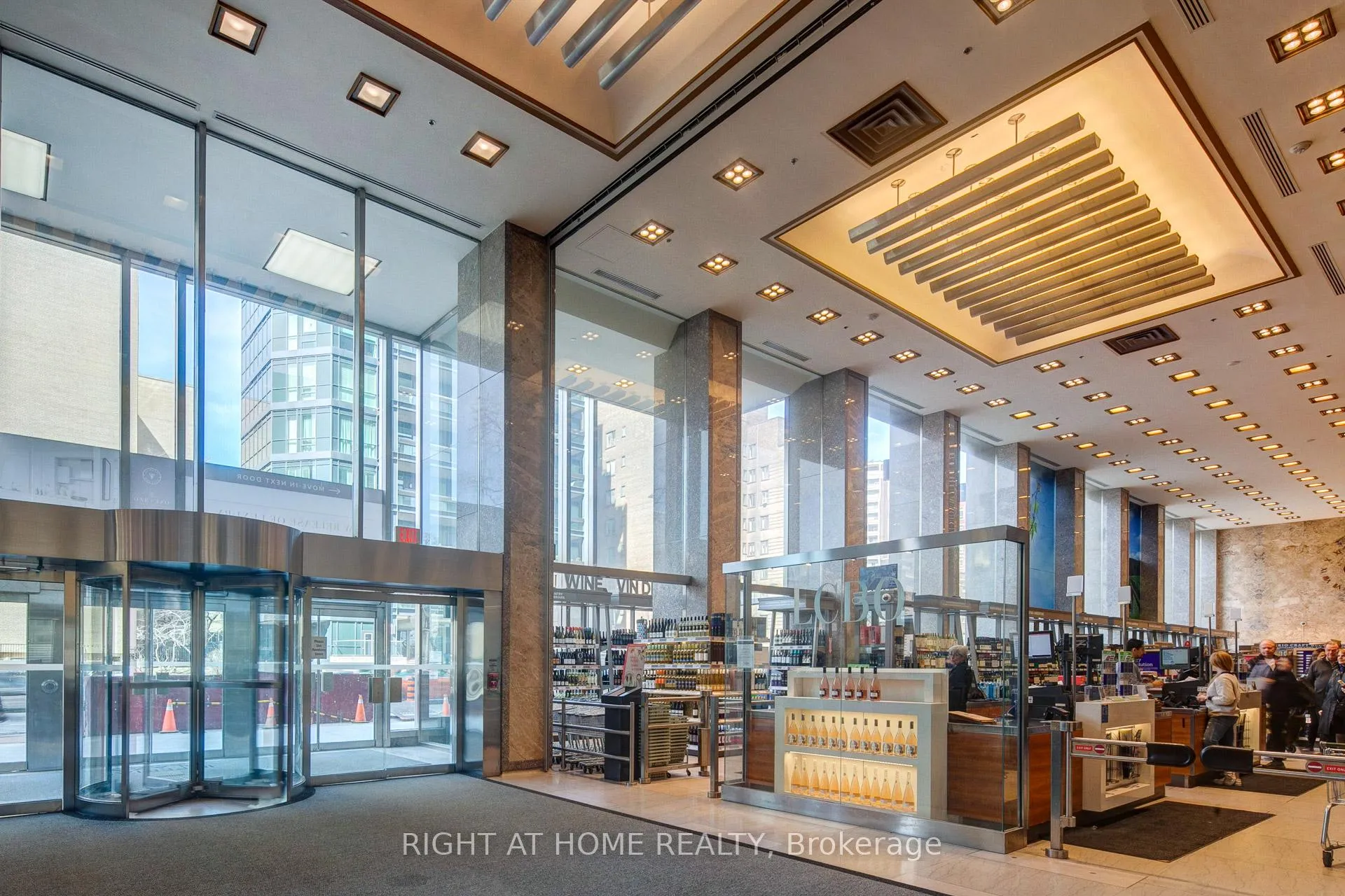 Photo 31 of Unit 421, 111 St Clair Avenue W, Toronto, Yonge-St. Clair — HOMEH