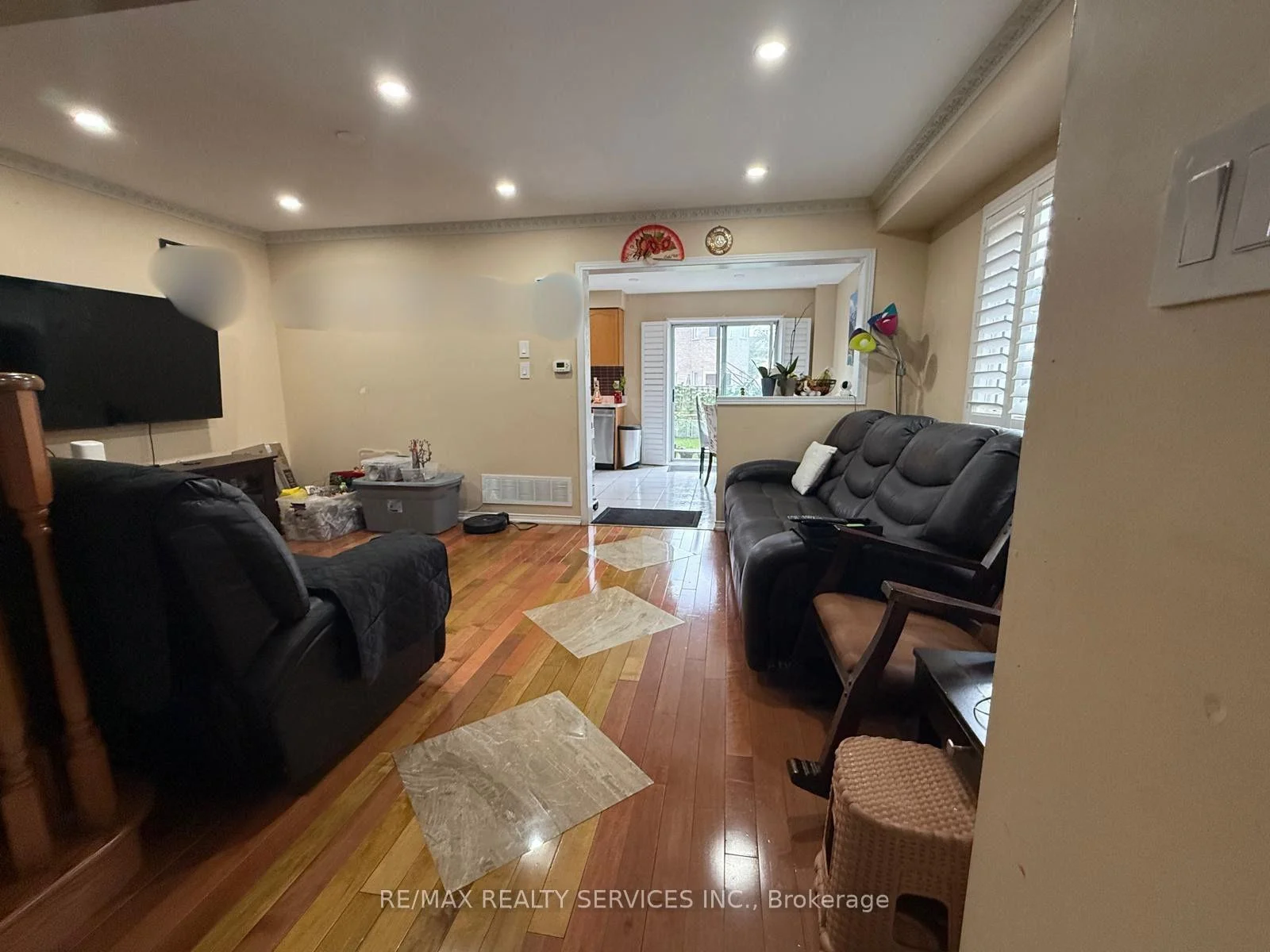 Photo 4 of 37 Riverplace Crescent, Brampton, Bram East — HOMEH