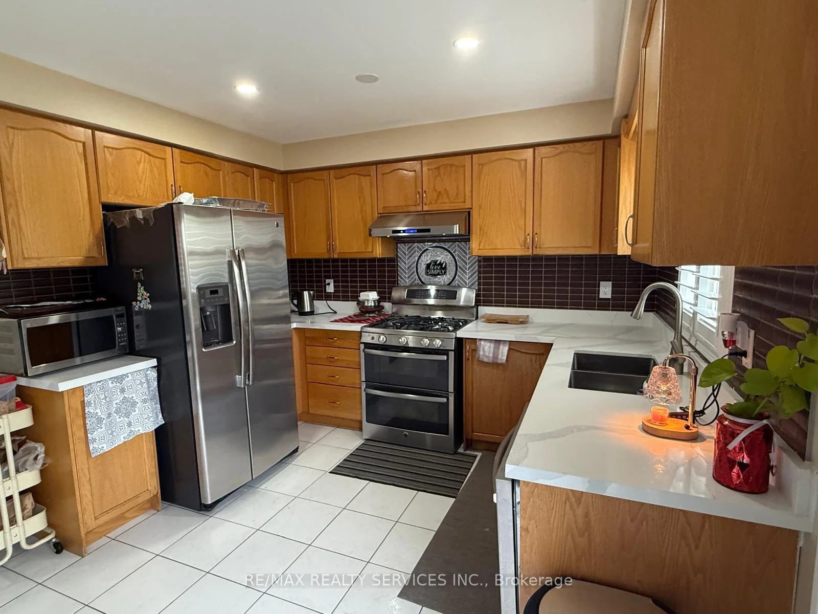Photo 6 of 37 Riverplace Crescent, Brampton, Bram East — HOMEH