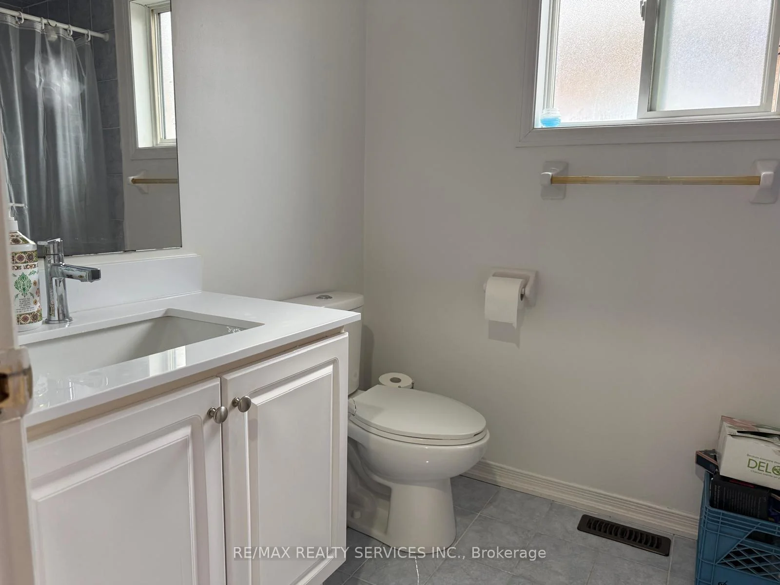 Photo 11 of 37 Riverplace Crescent, Brampton, Bram East — HOMEH