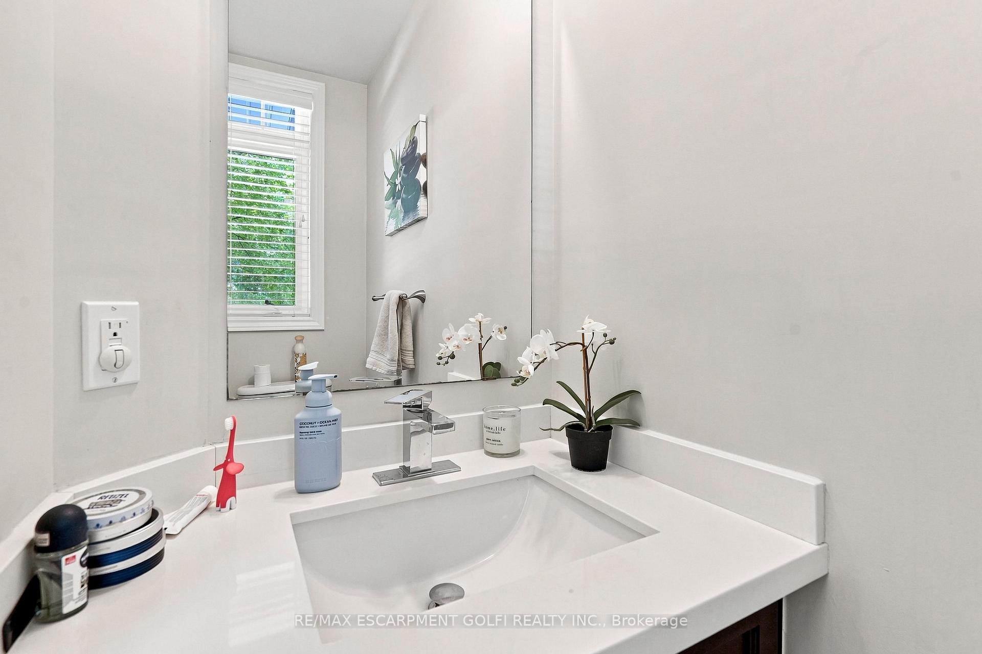 Photo 11 of 1050 Ryckman Common, Burlington, Freeman — HOMEH