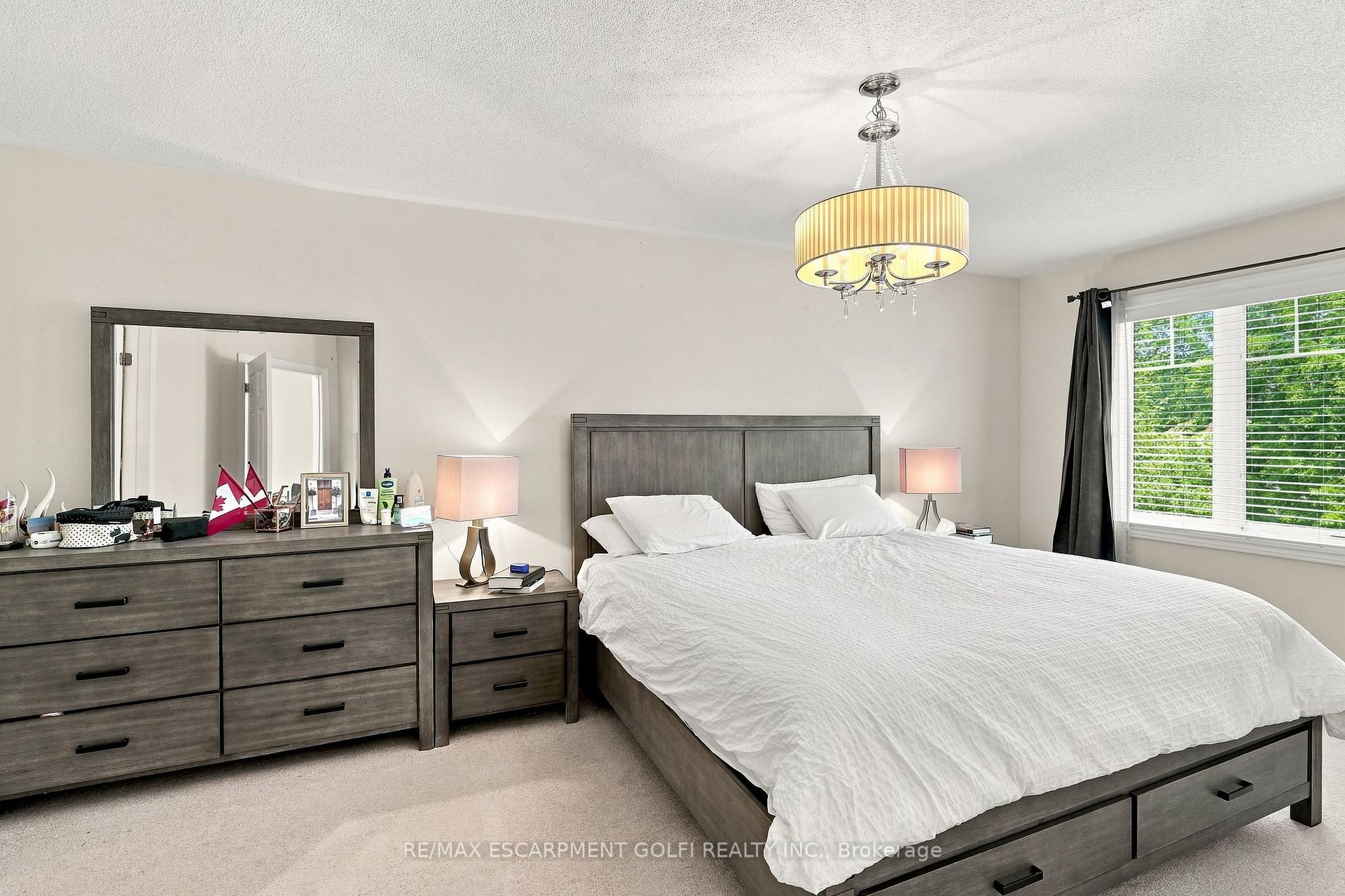 Photo 12 of 1050 Ryckman Common, Burlington, Freeman — HOMEH