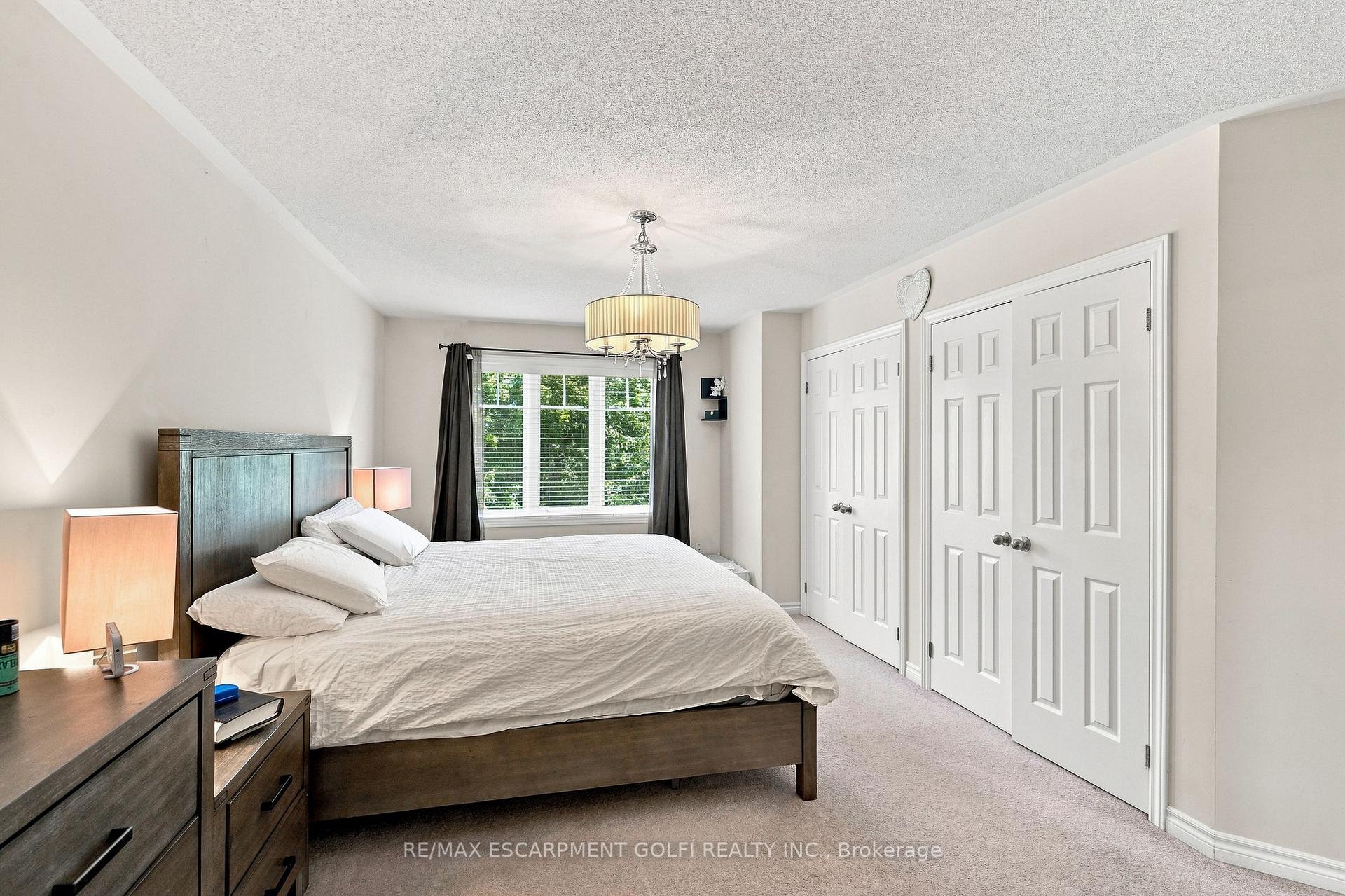 Photo 13 of 1050 Ryckman Common, Burlington, Freeman — HOMEH